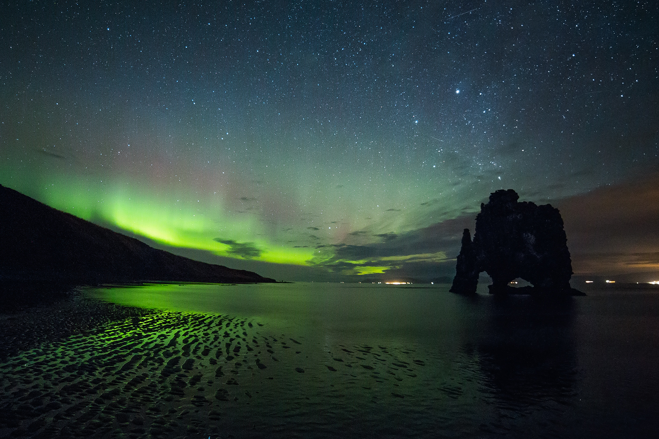 aurora over Hvitserkur