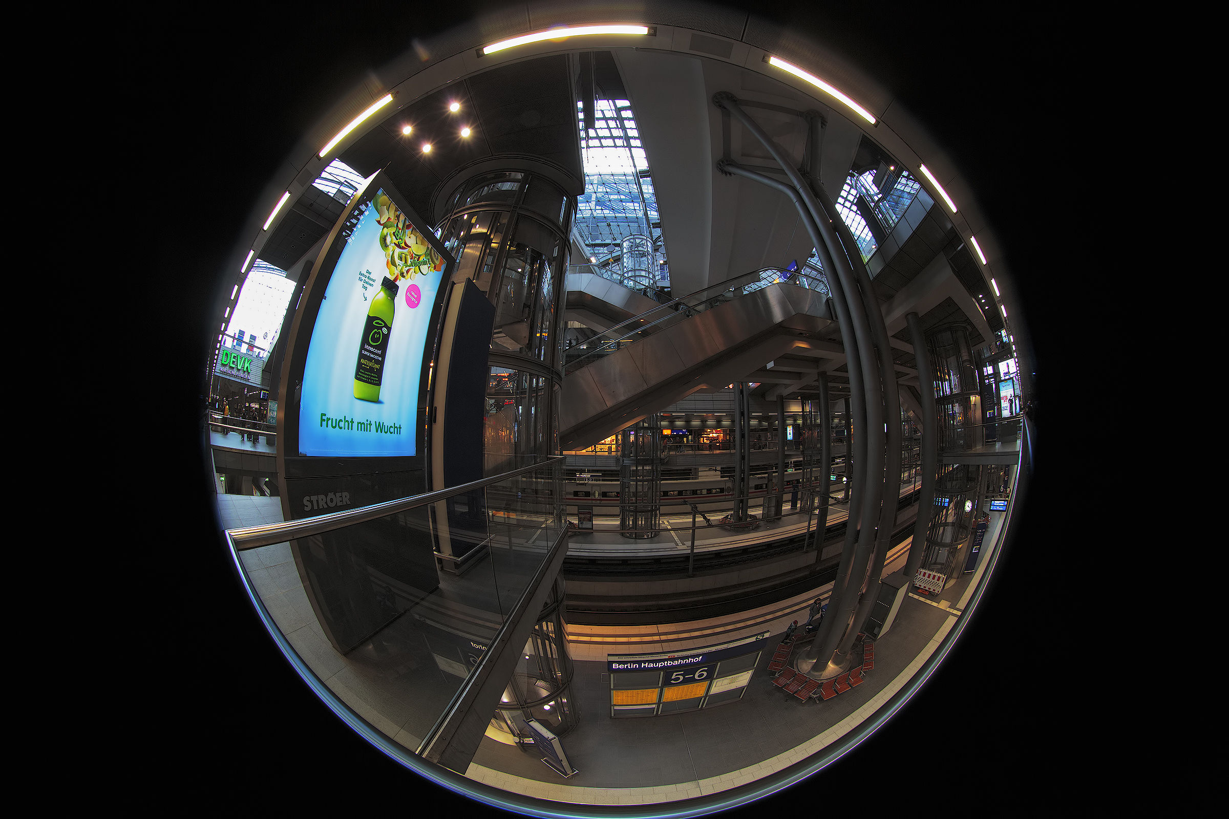 A well-rounded (Hauptbahnhof Berlin)