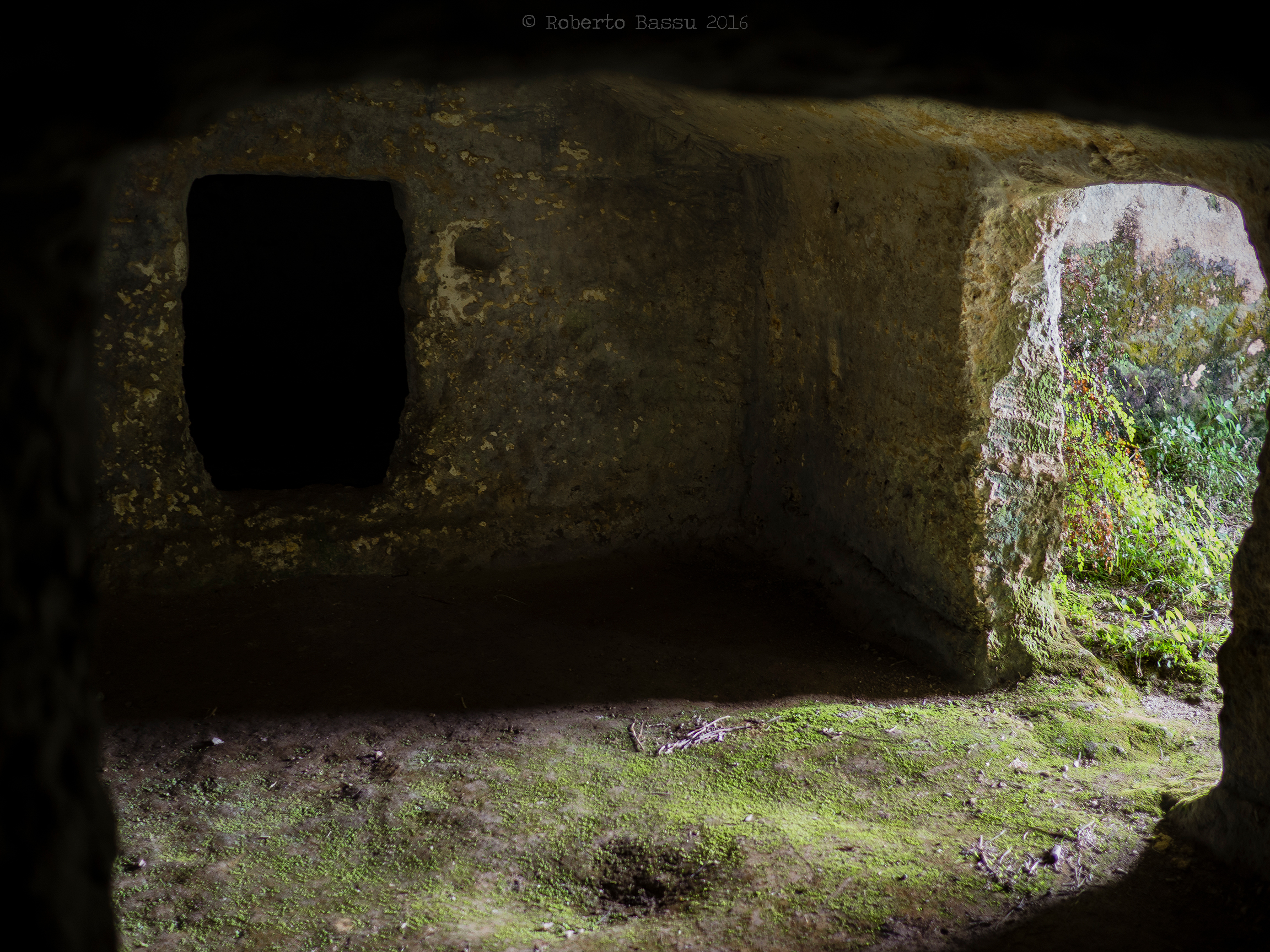 Esplorando le Domus de Janas