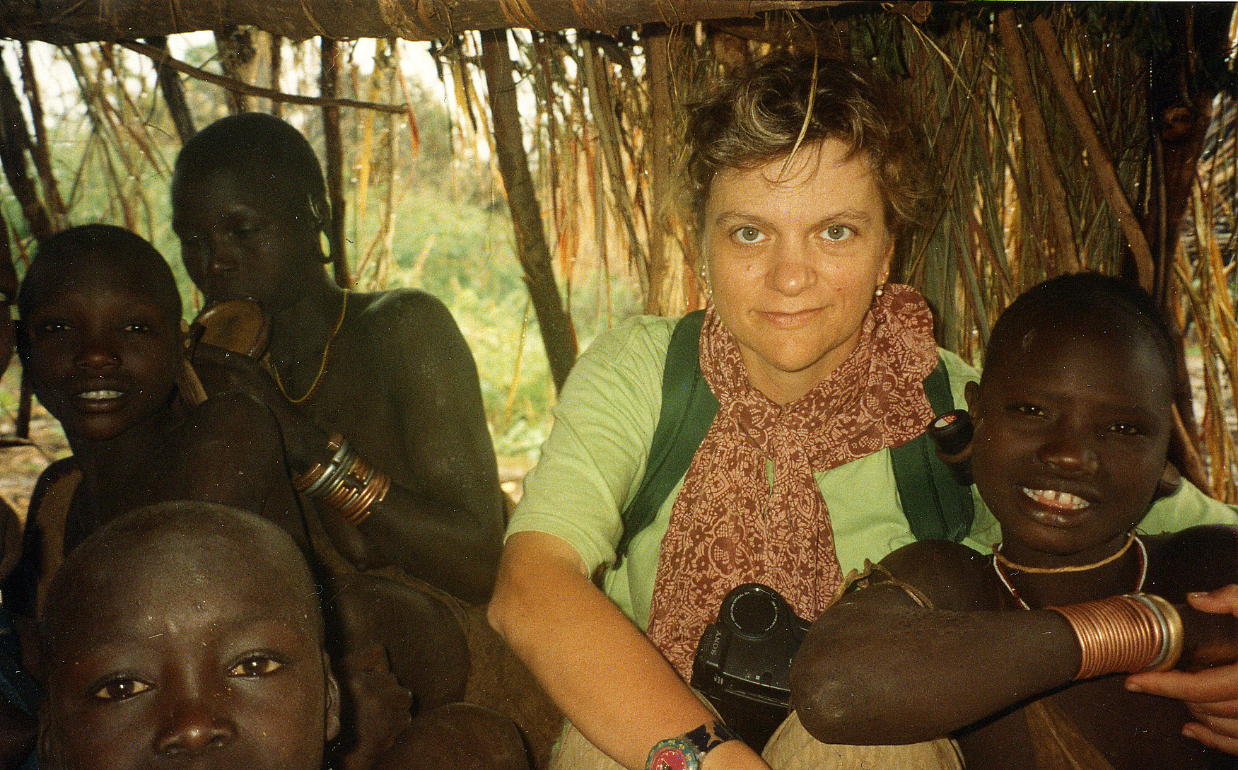 305-001 A shelter in the hut due to heavy rain
