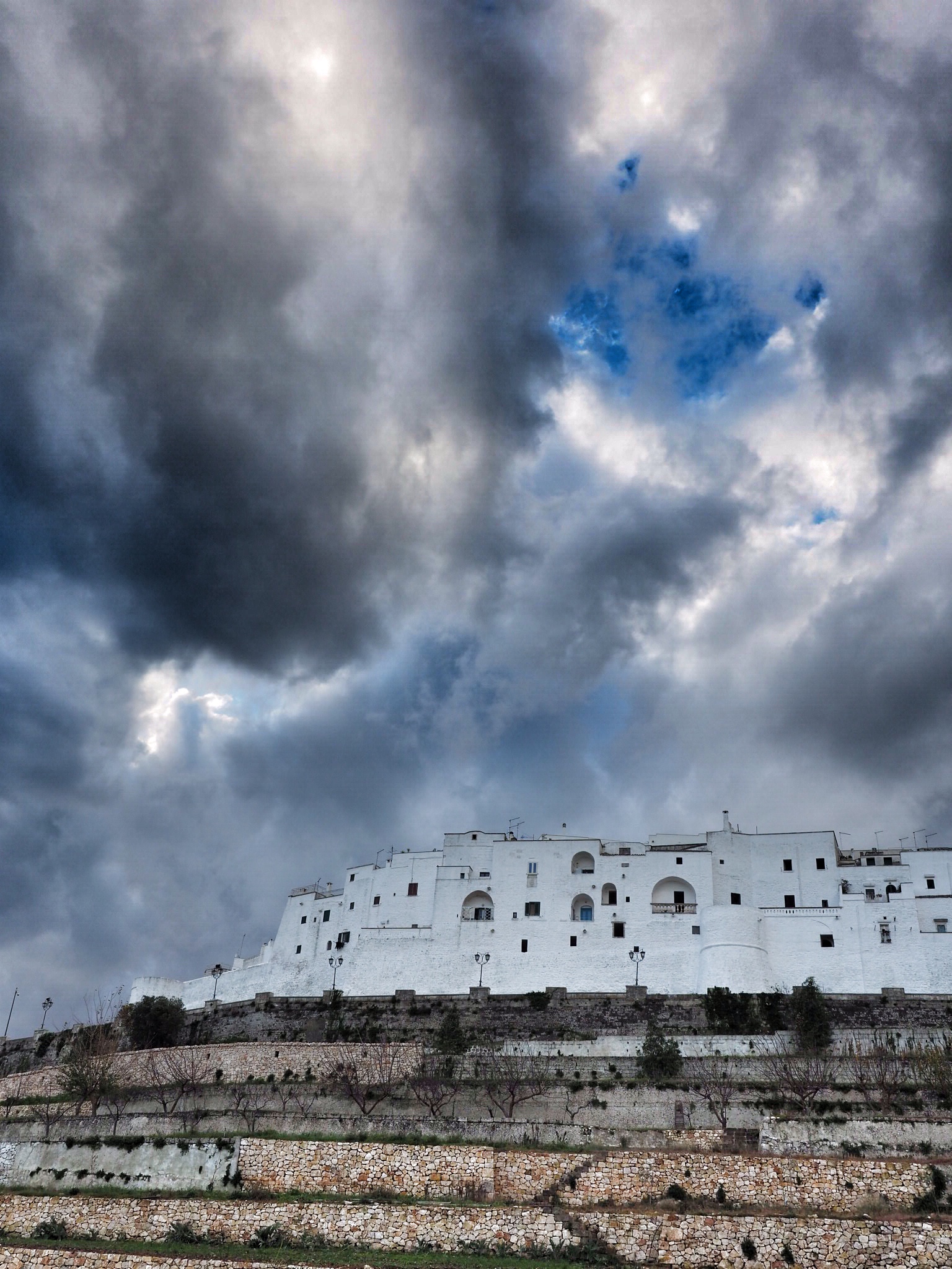 ostuni blu