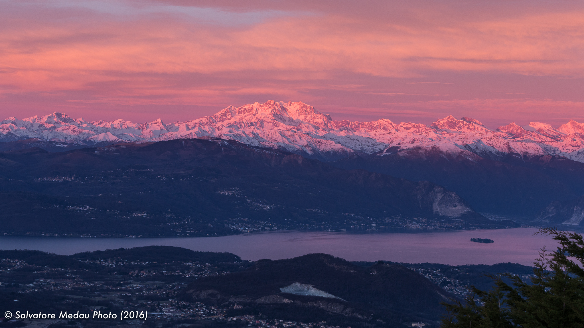 Alba sul Monte Rosa dal Forte di Orino (va)