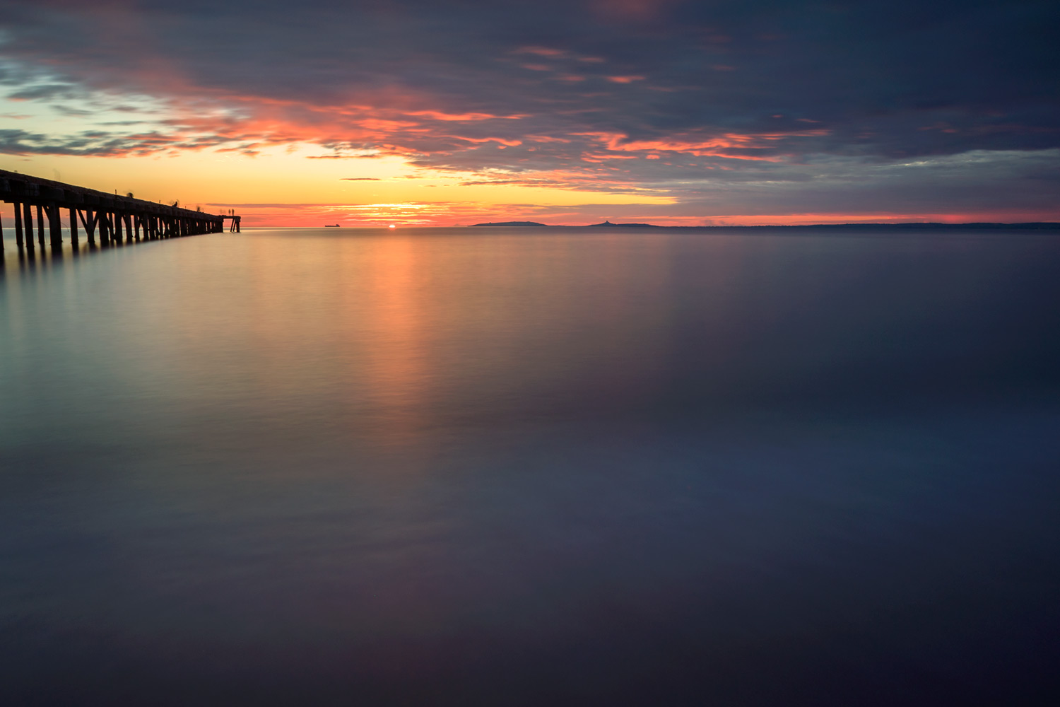 Come fantasmi al tramonto