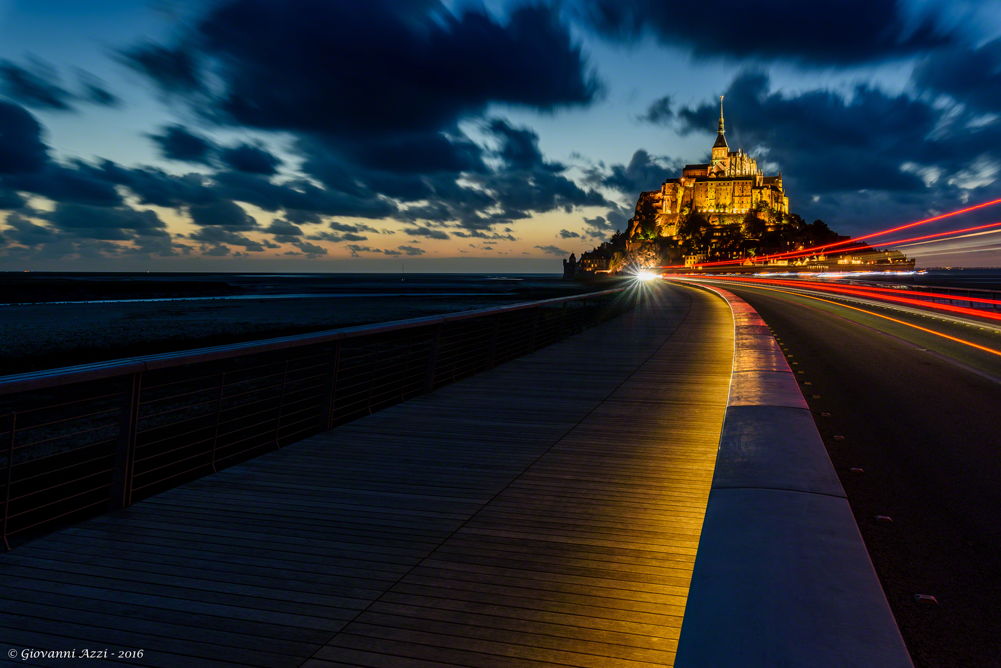 La cometa di Mont Saint-Michel