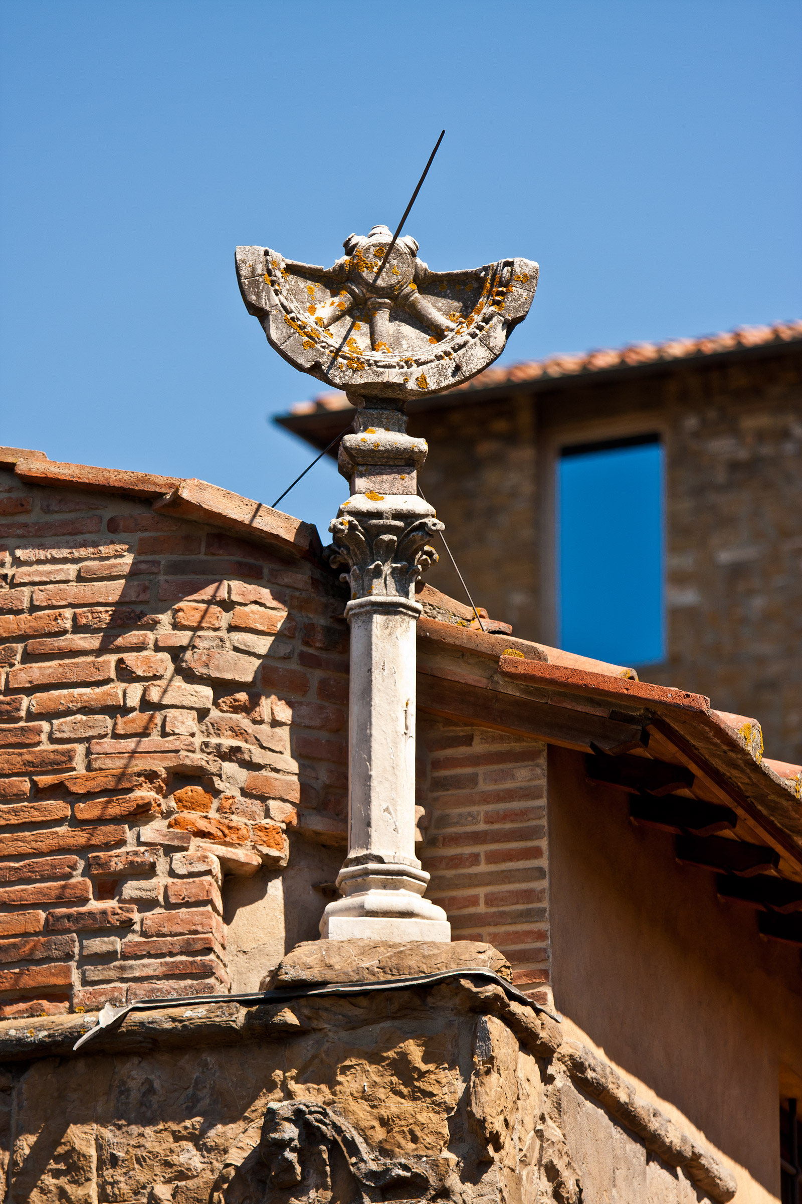 Meridiana on the old bridge