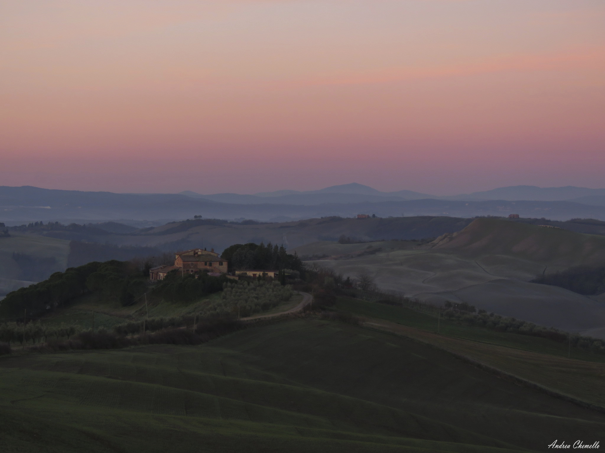 Crete senesi all'alba