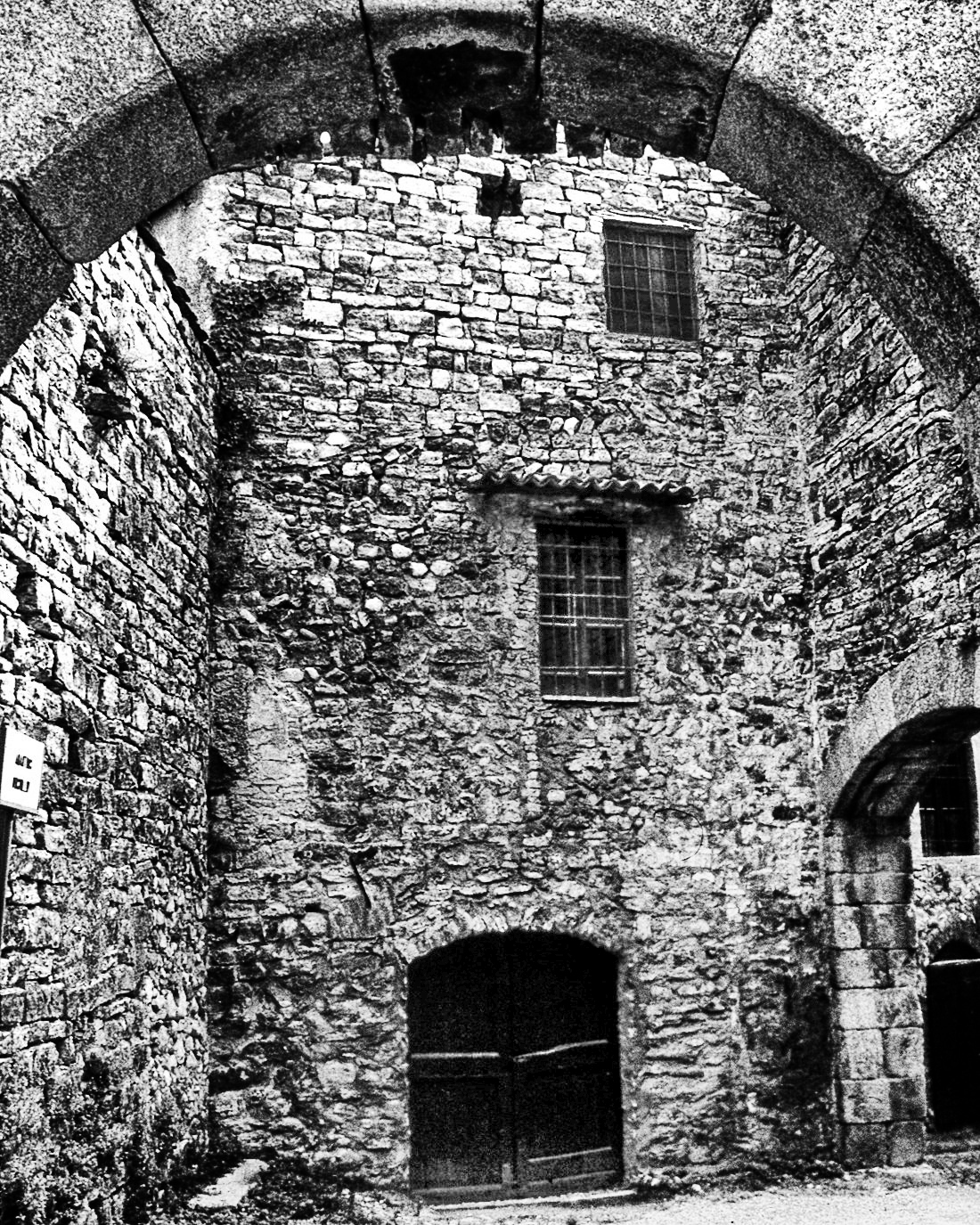 Glimpse the old walls