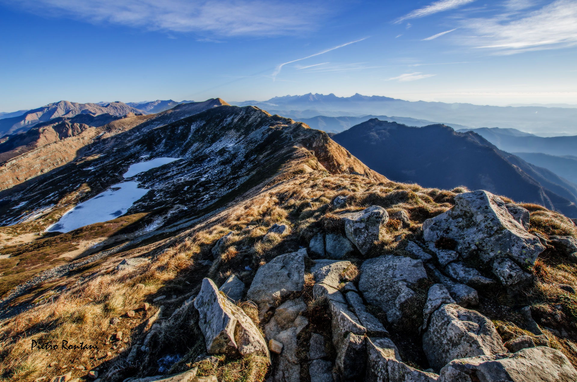 Glimpse of the Apuan