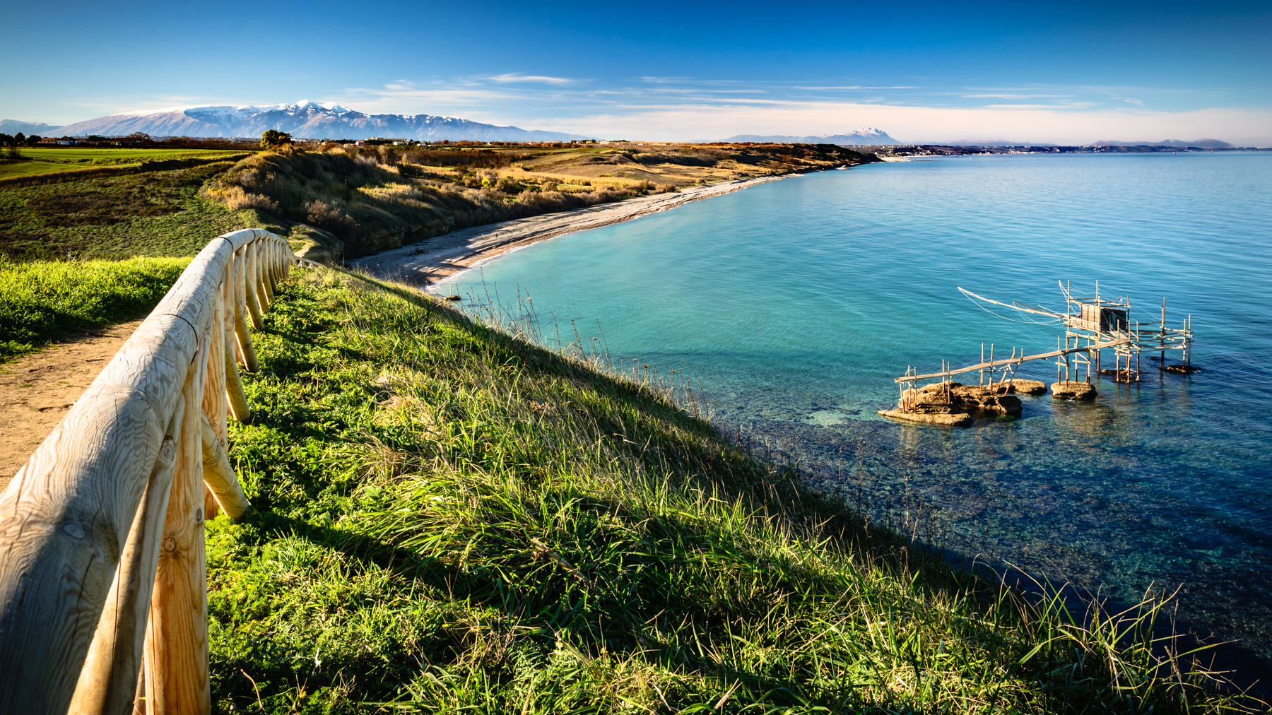 The sea and the mountains