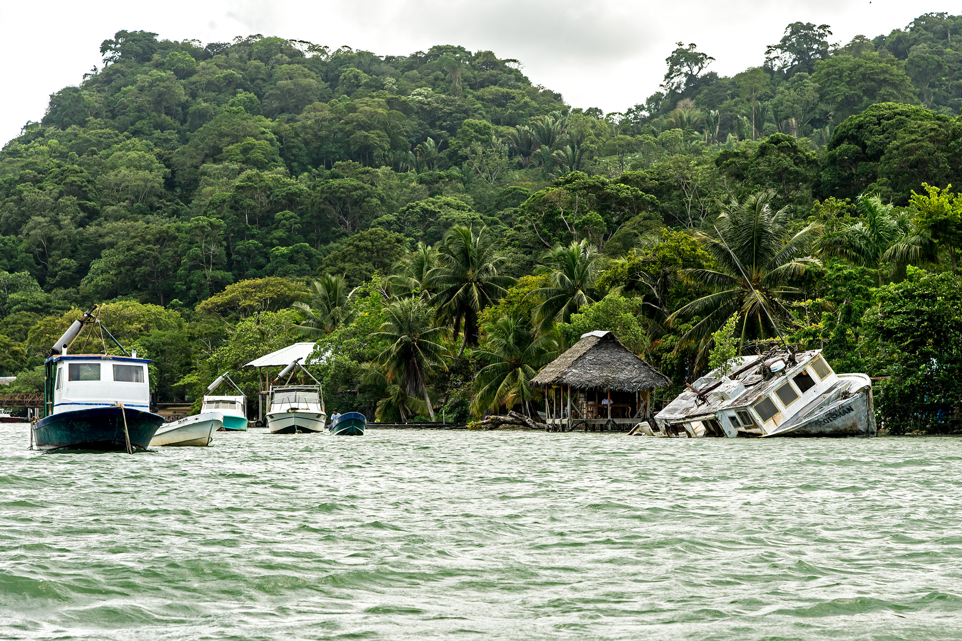 shipwreck - rio dulce