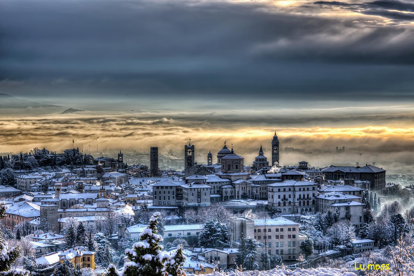 Bergamo Alta-La Signora in bianco-2