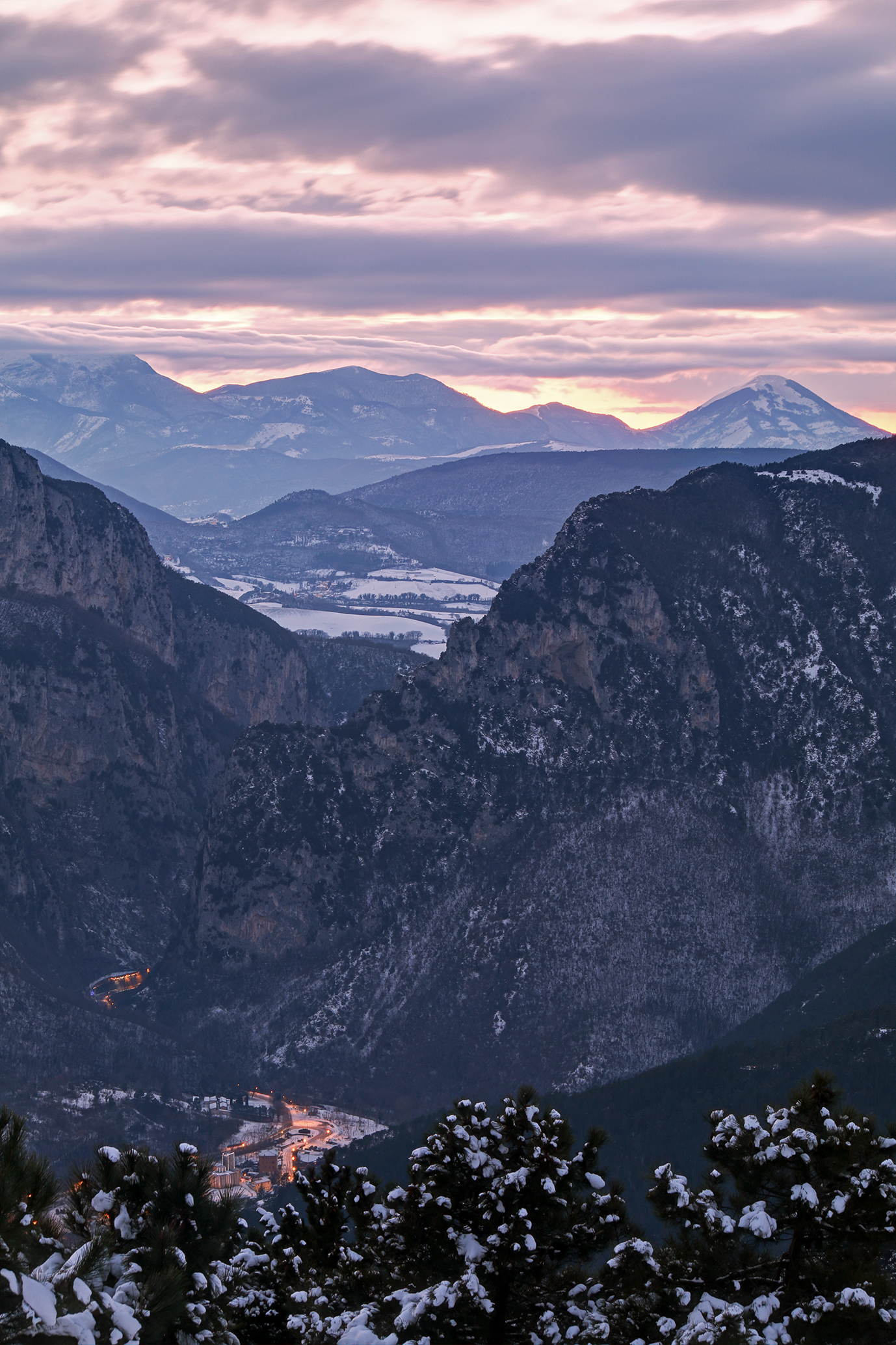 Nella gola di Frasassi..
