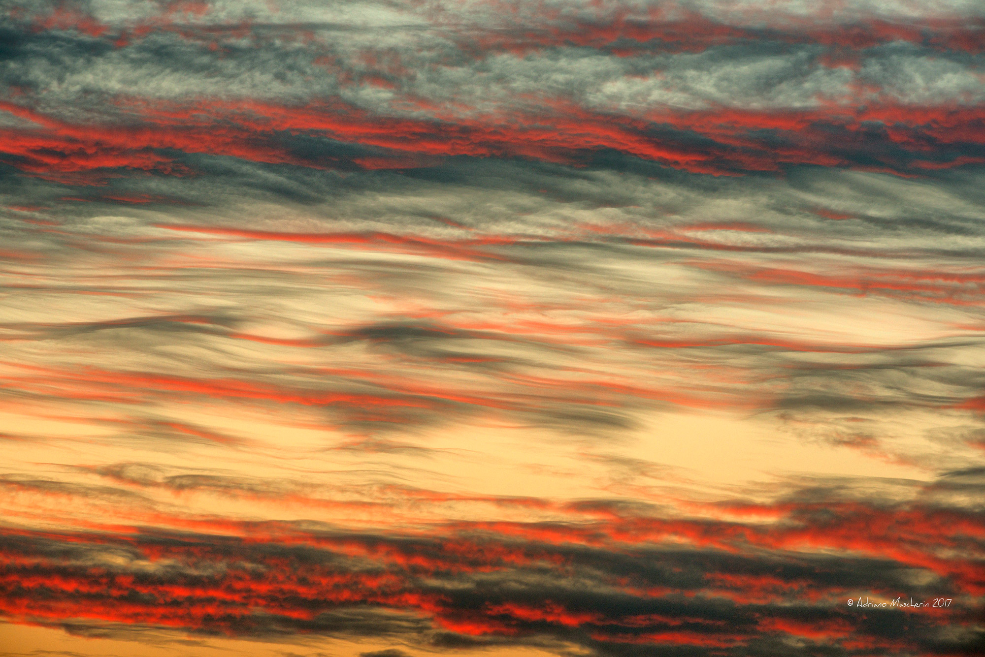 Delicate onde colorate del tramonto....