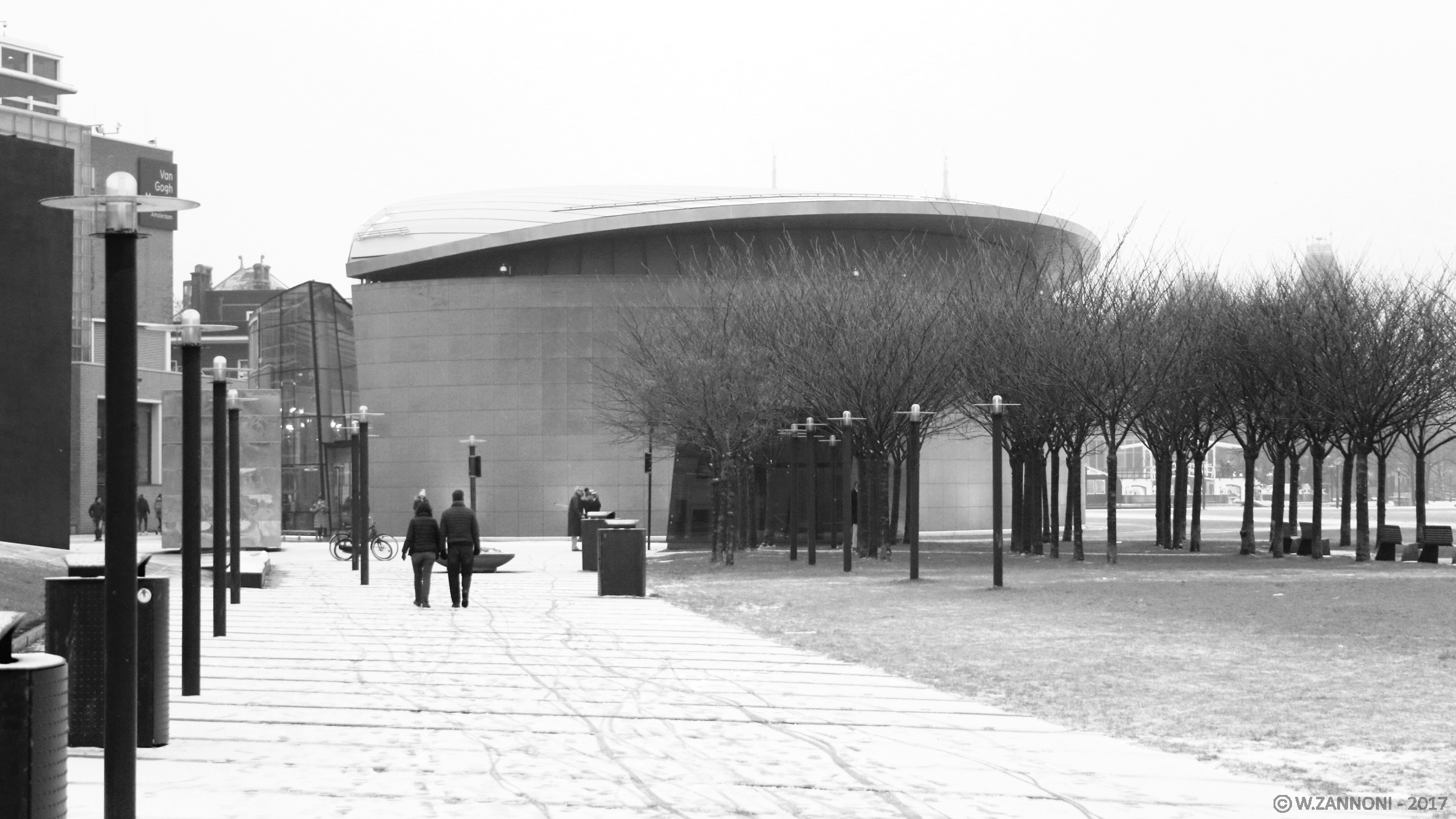 Entrando al Van Gogh Museum