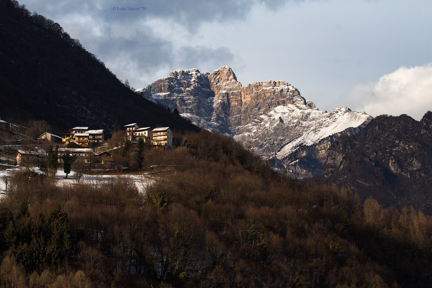 l' Abitato Di ''Montagne'',Con Sass De M...