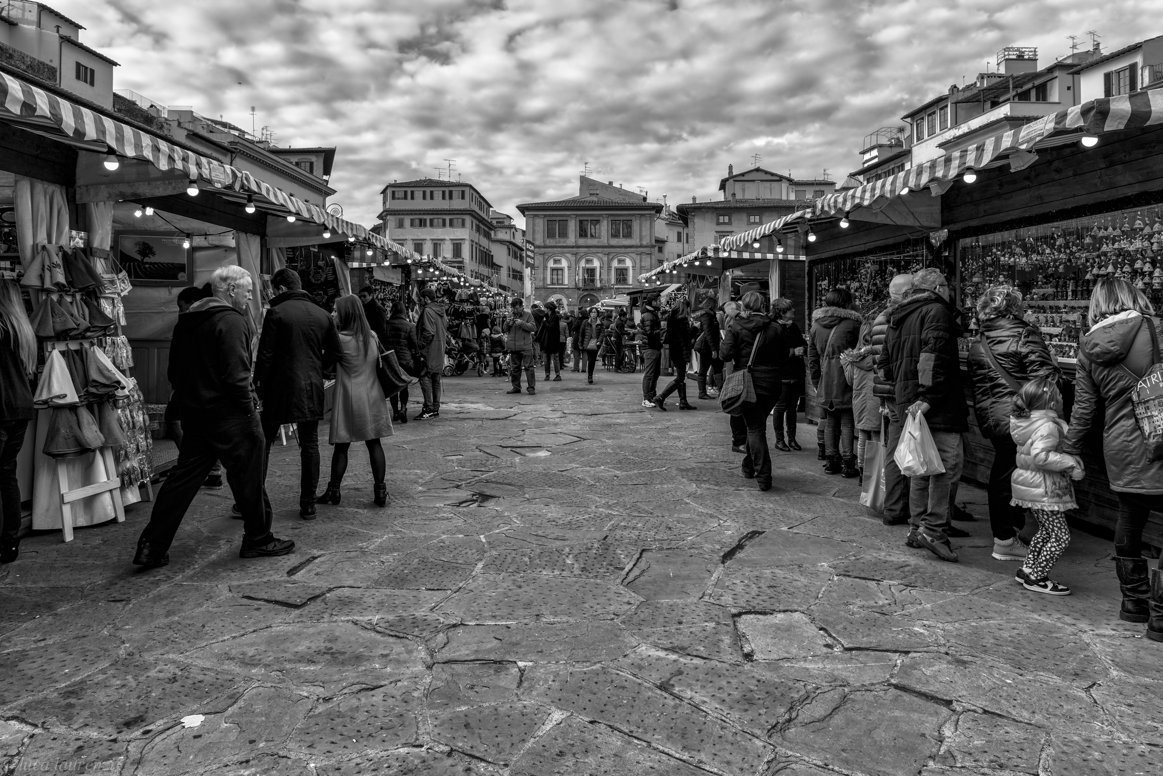 The market in Piazza Santa Croce (ver. B / n)