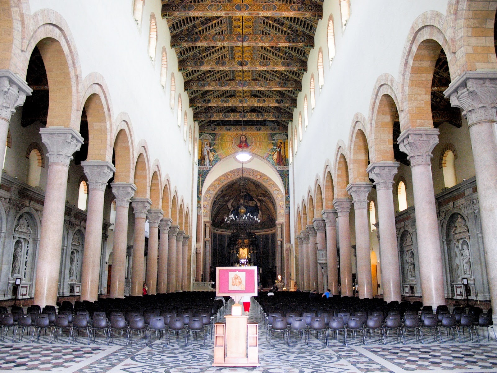 Messina, inside the cathedral