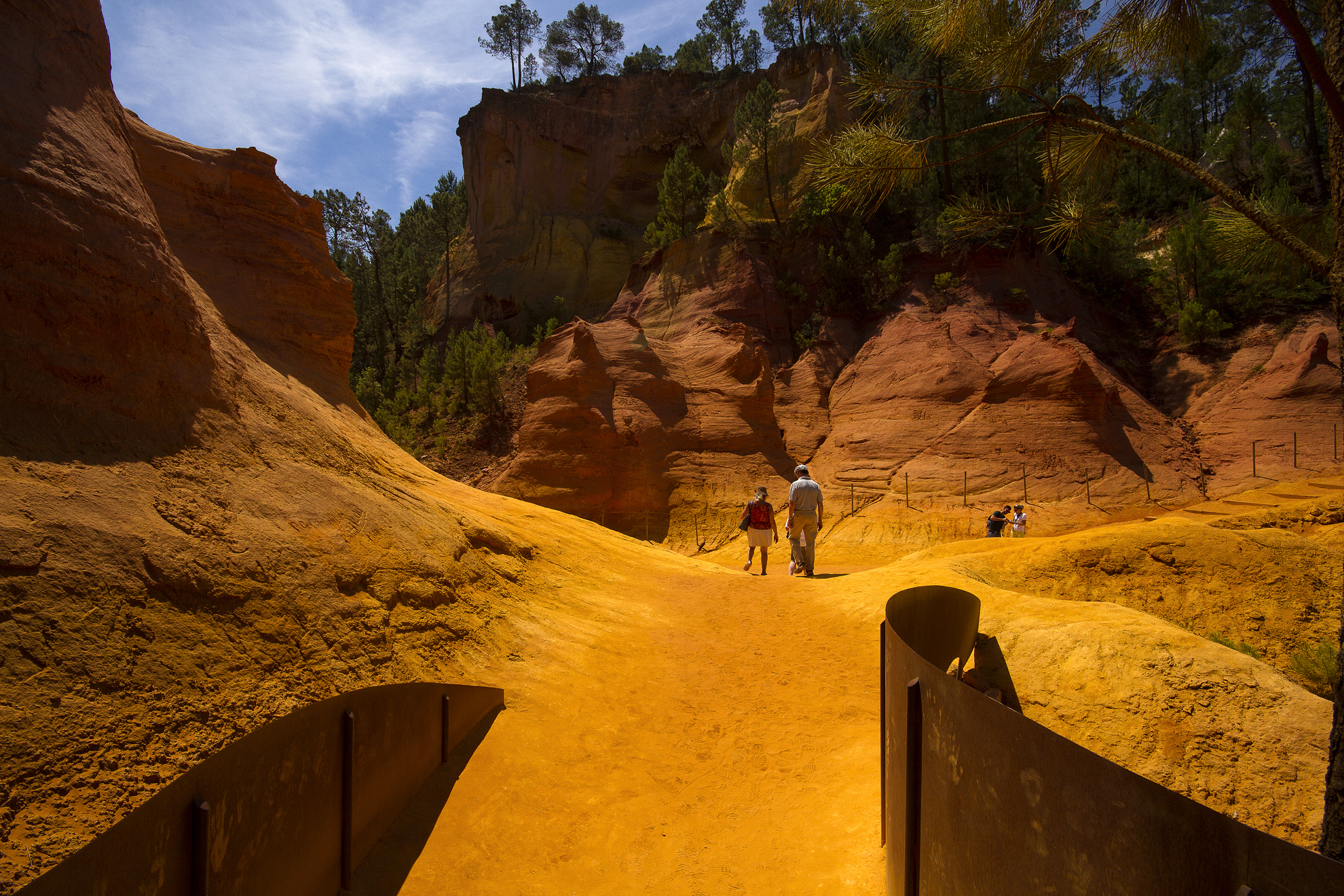 roussillon ocher quarries
