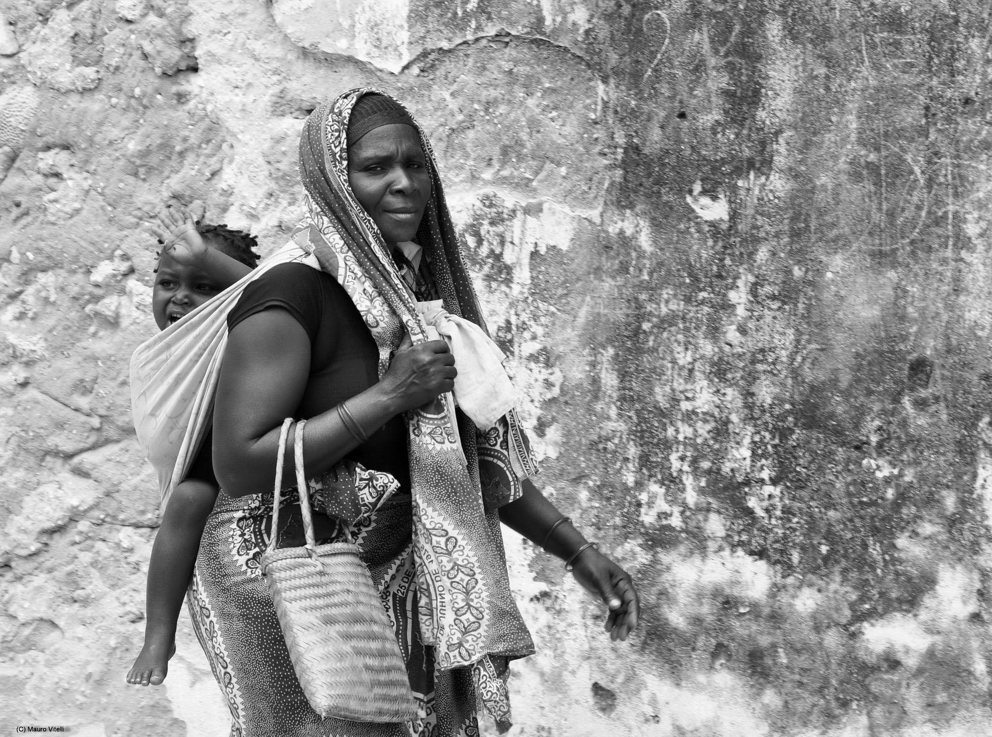 Strolling (Ilha de Moçambique) old capital