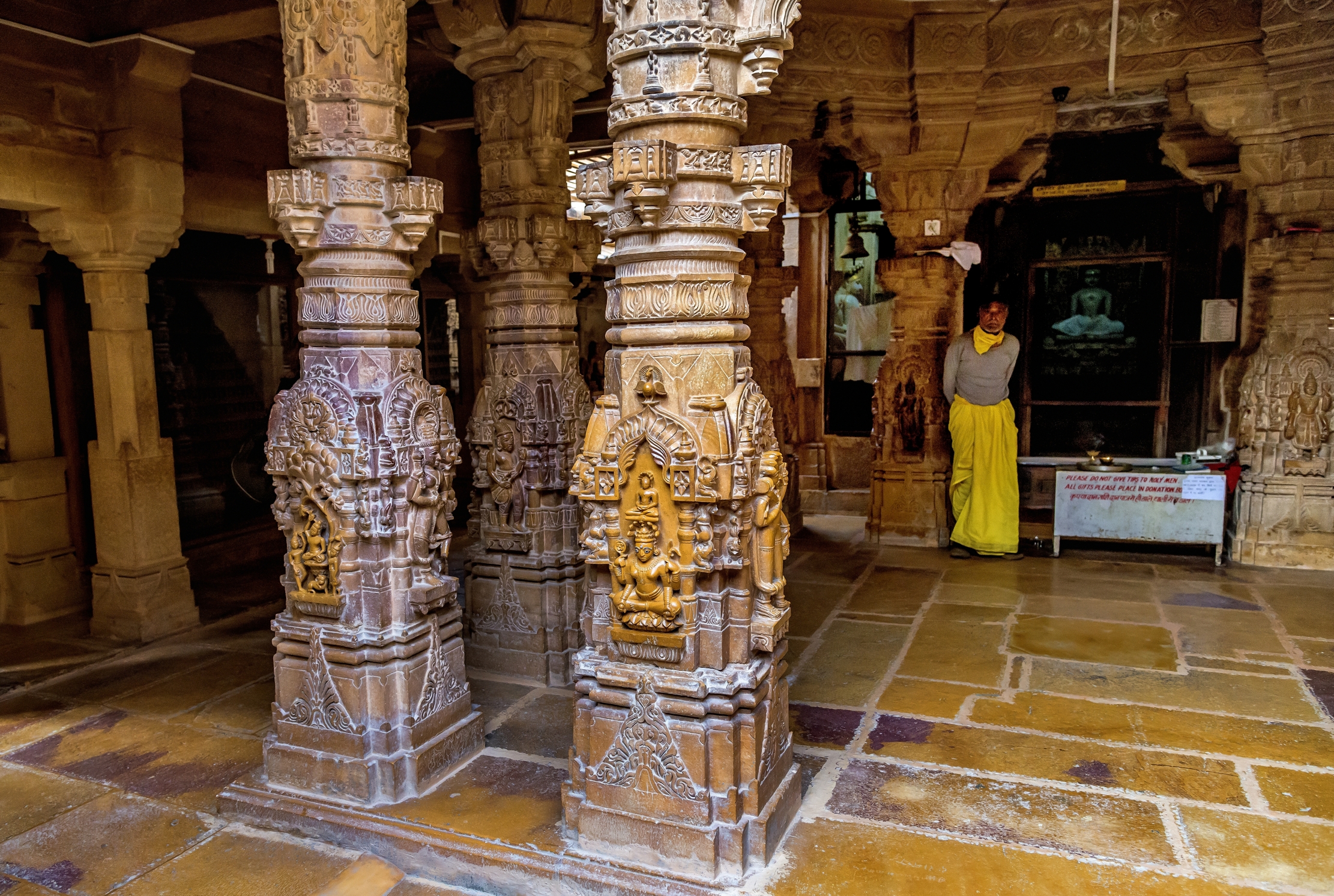 Rajasthan 2017 - In un tempio Giainista