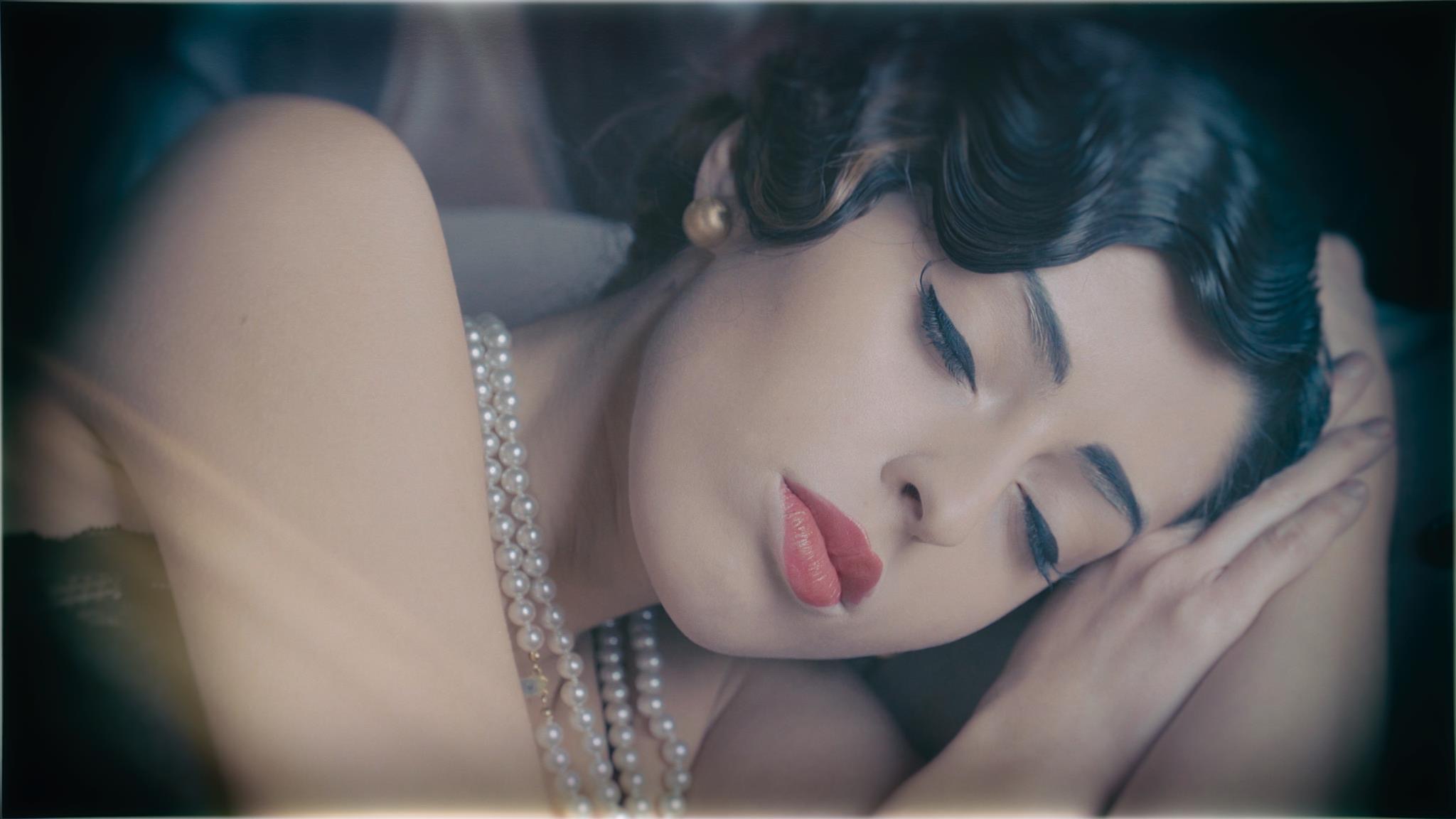 Frame video da Boudoir Twenties 4K  Sony 7S II