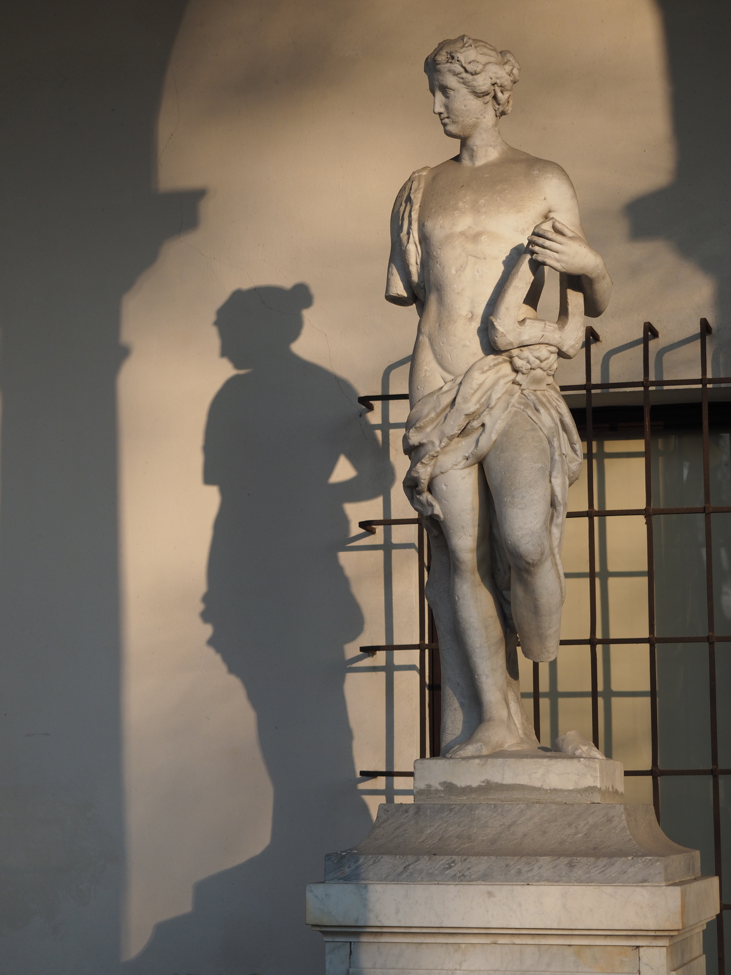 Statua nel Palazzetto Sanvitale.
