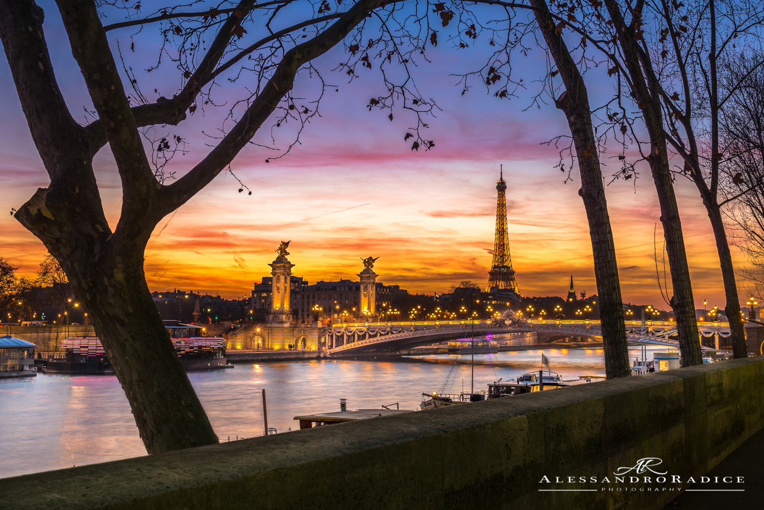 Tramonto sul ponte Alessandro III, Parigi, Francia