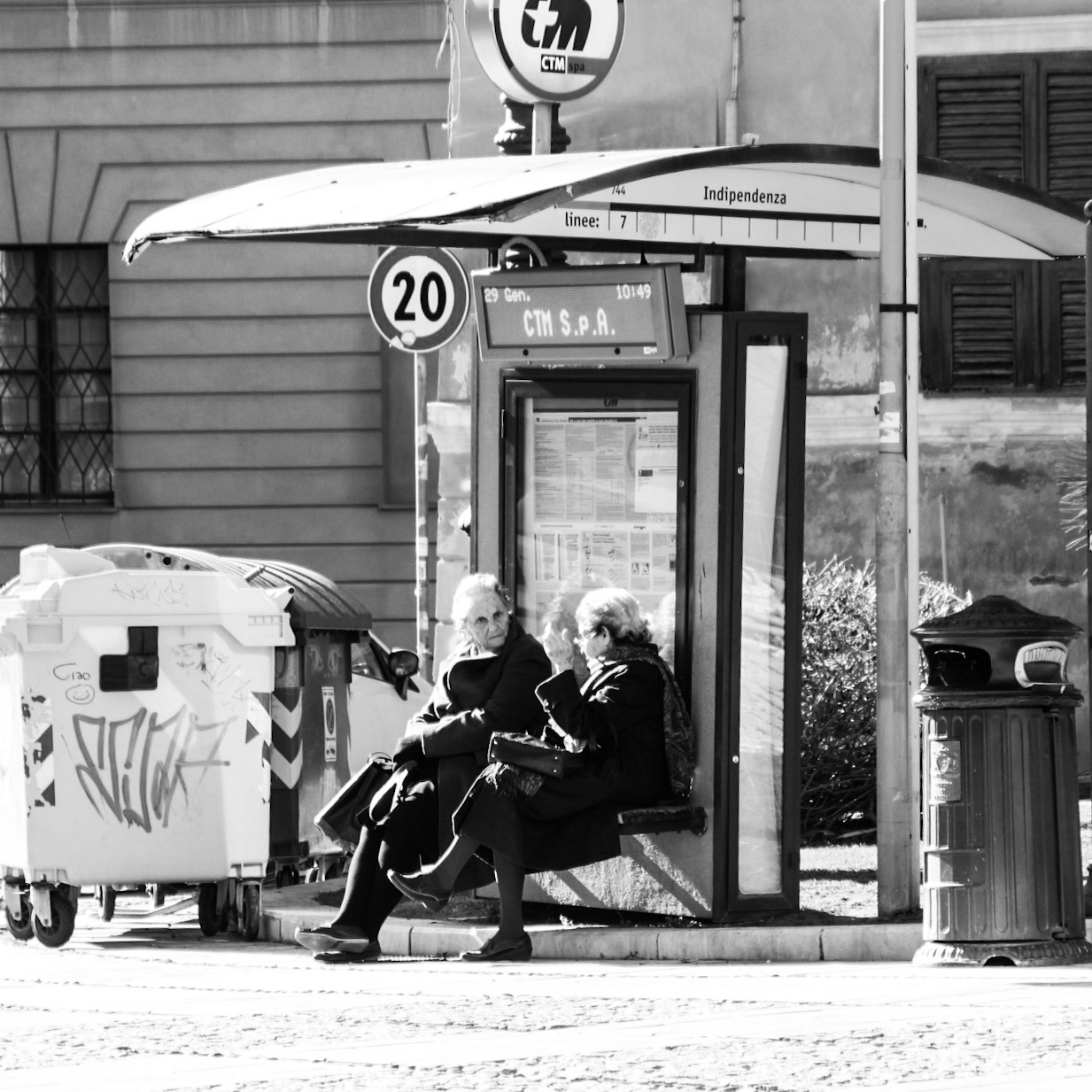 L'attesa del bus amico