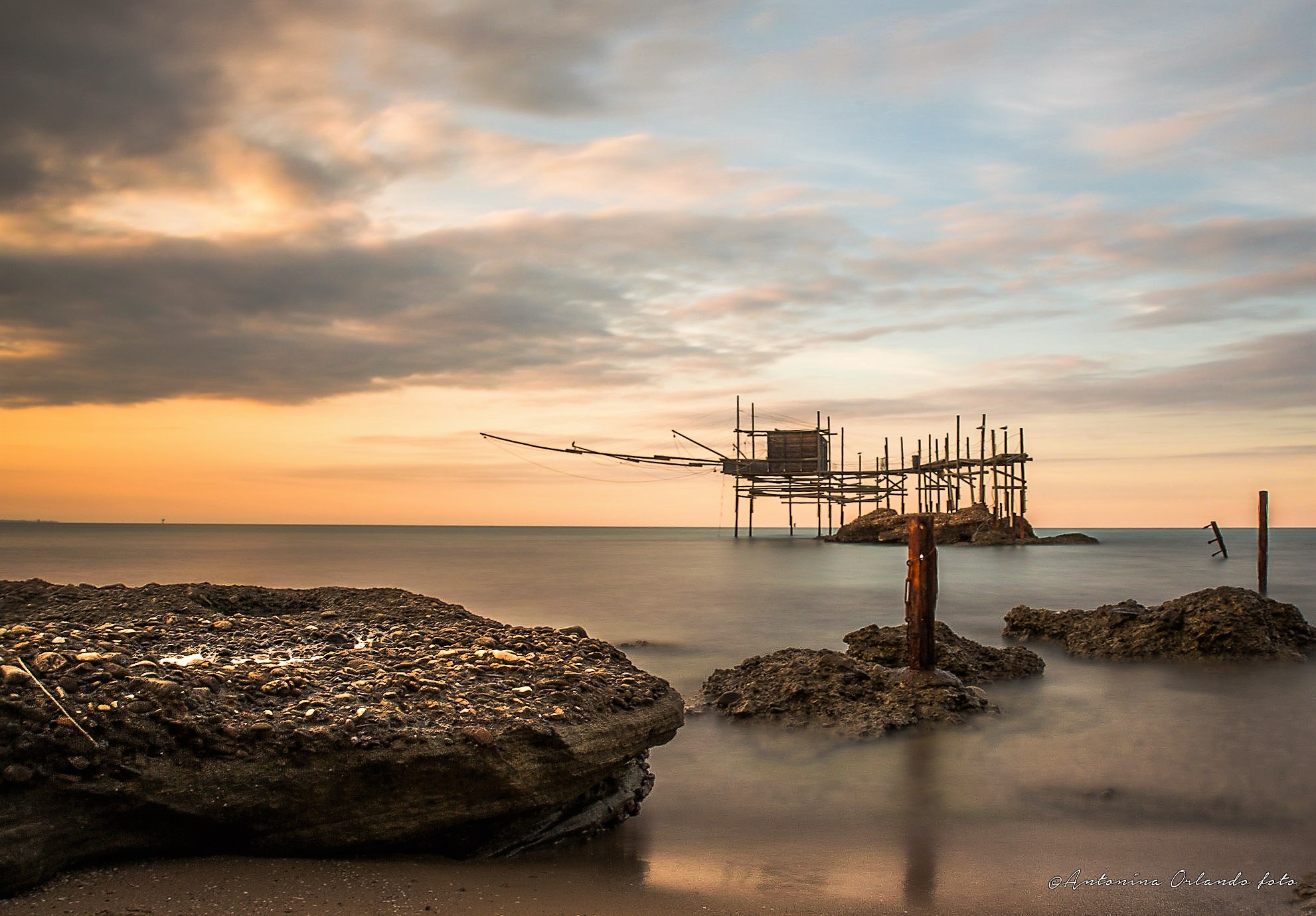 Il trabocco alle luci del tramonto.