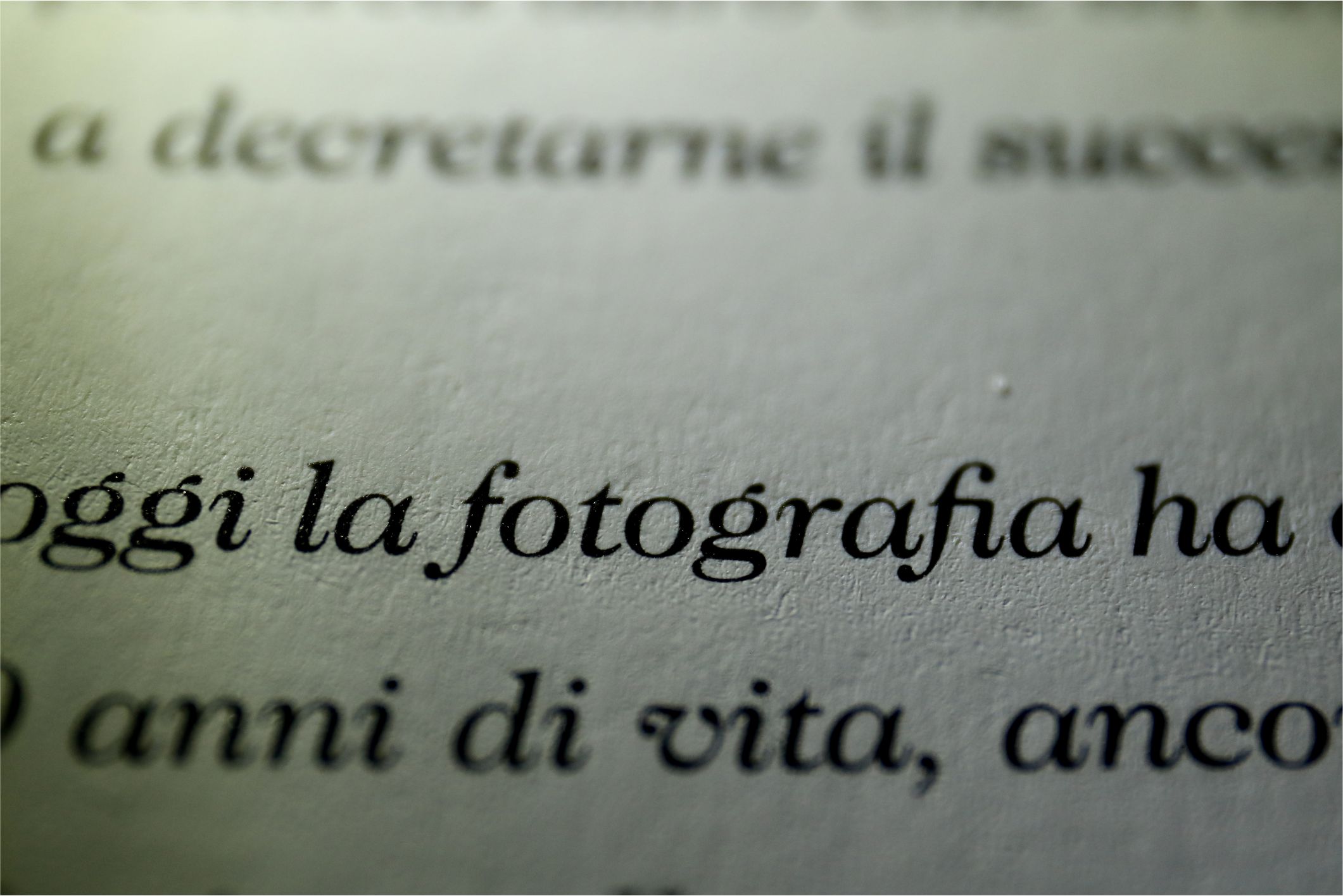 Yesterday it was raining ... I gave myself to reading.