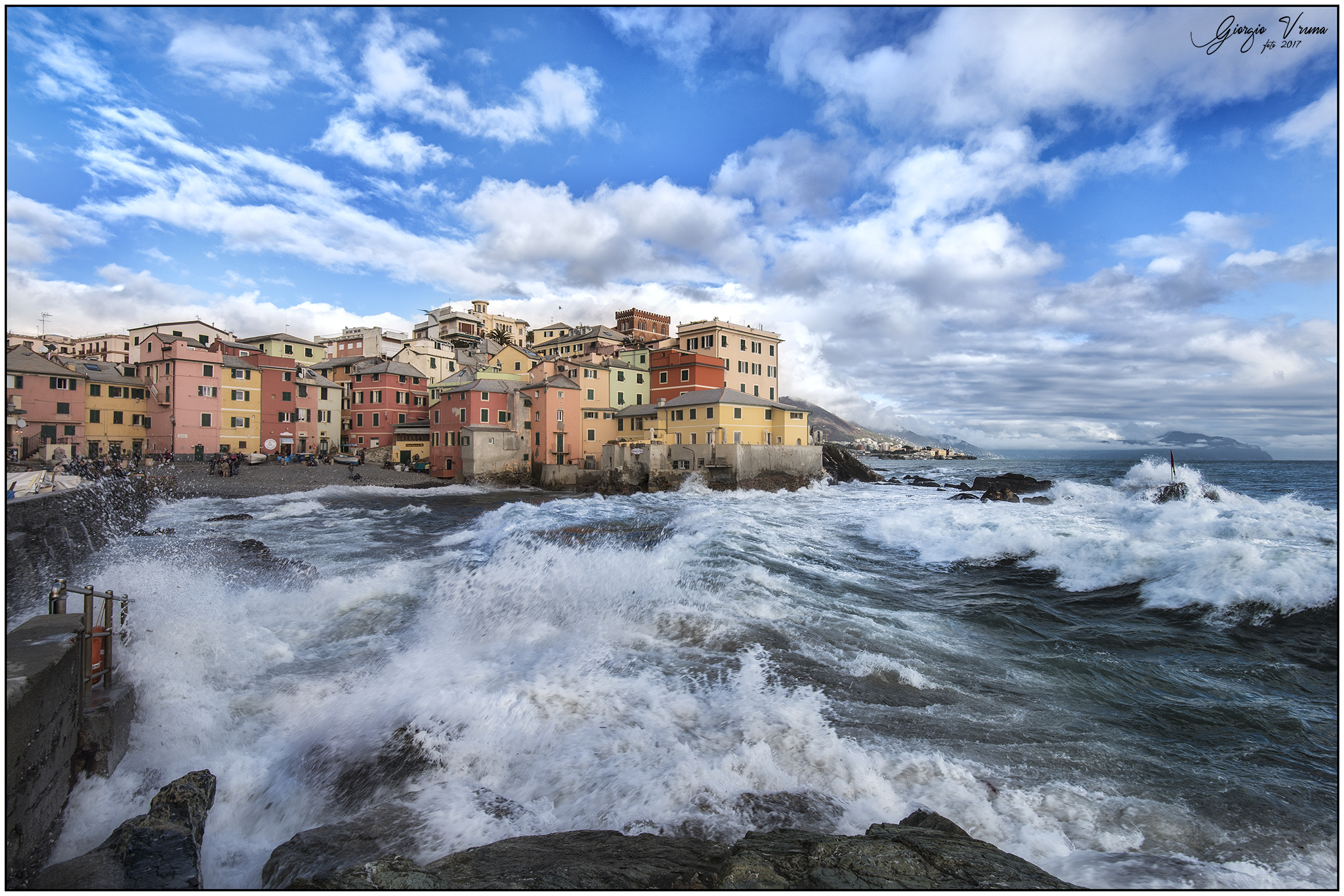 Mare forza 7 su Boccadasse..