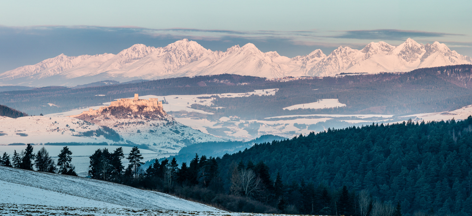 Slovakia Spis castle and High Tatras