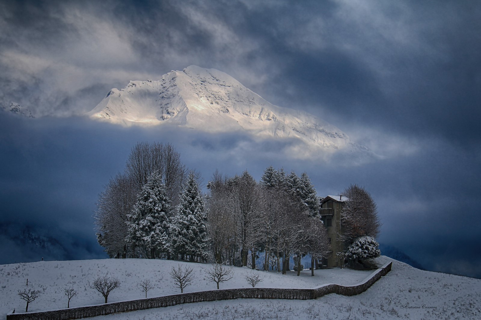 ... And from the fog emerges Mount Arera!