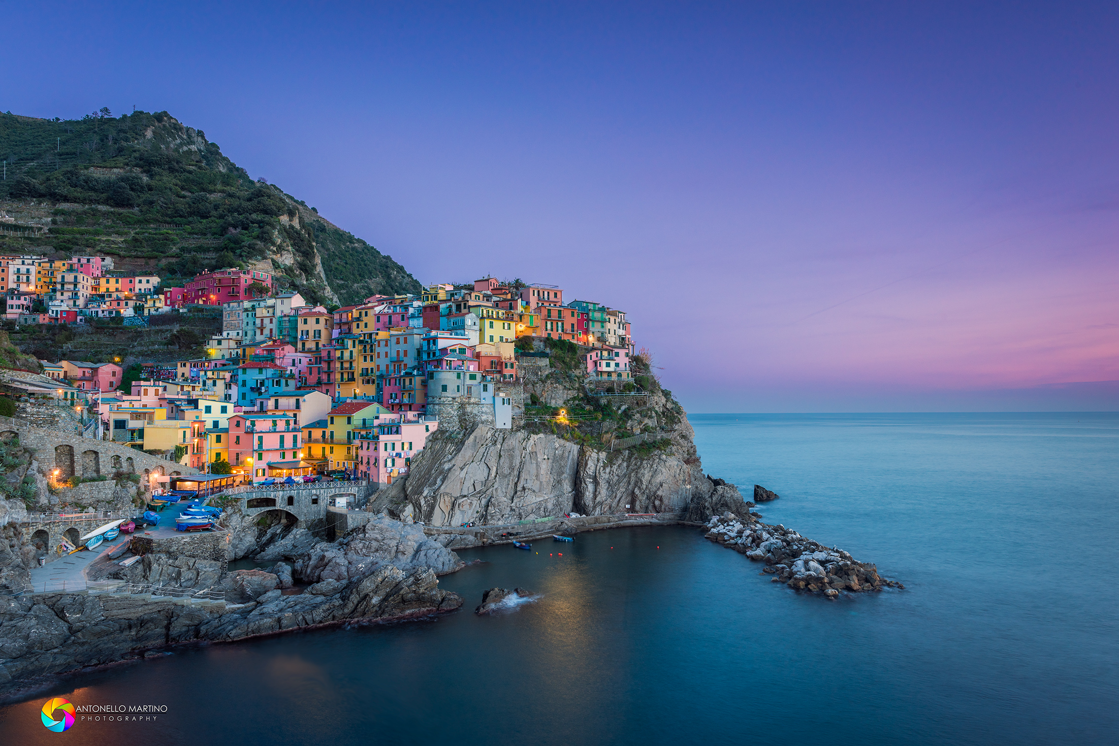 Manarola tra l'ora dorata e l'ora blu
