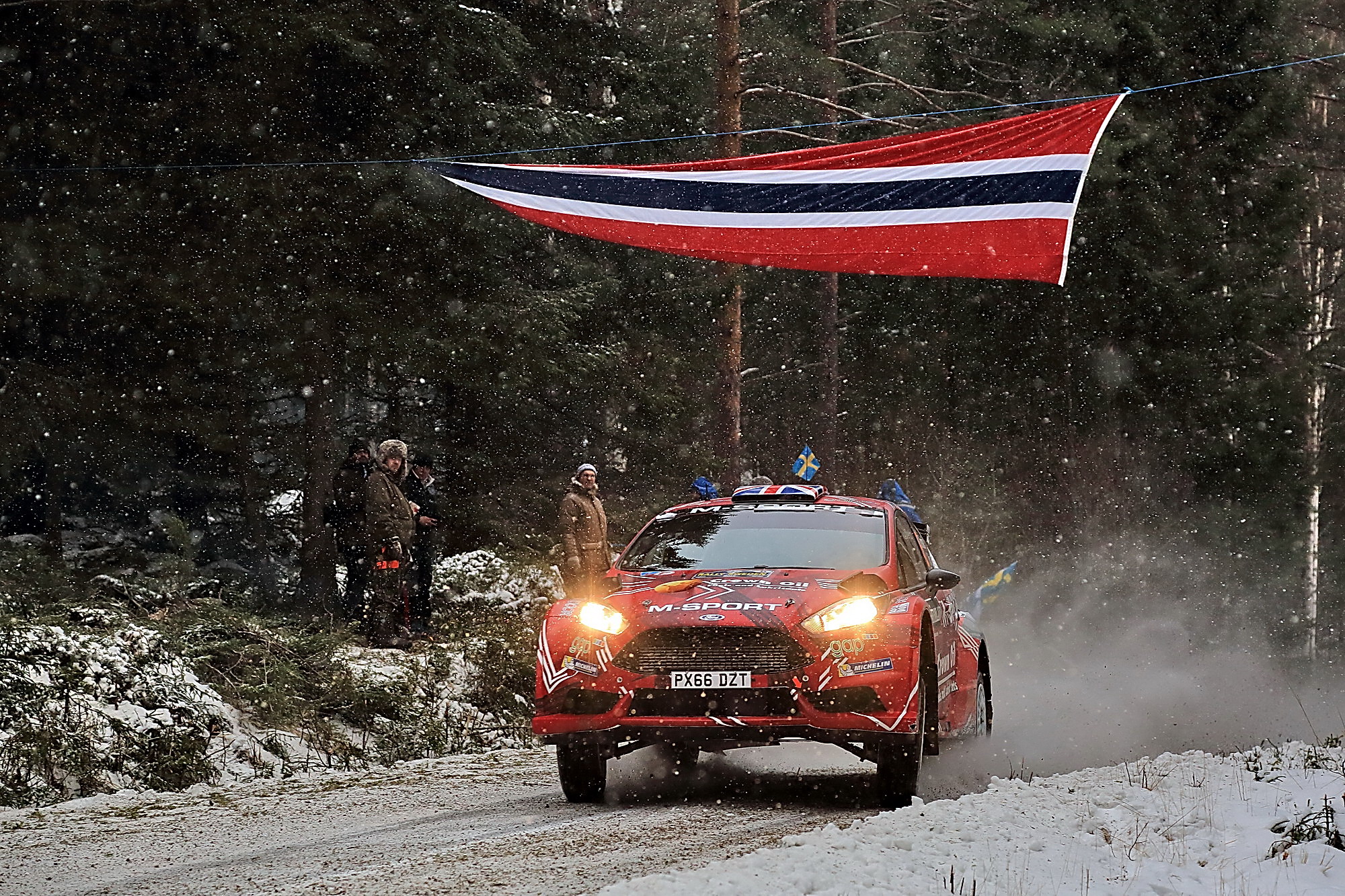 passage under the flakes