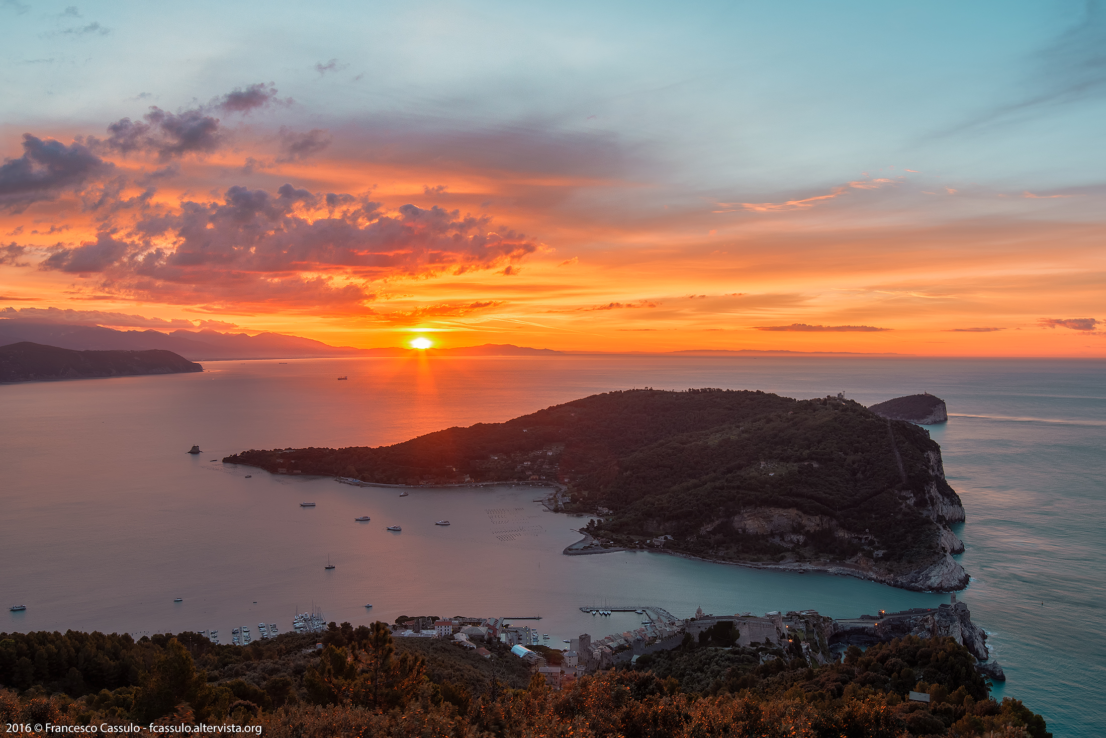 Palmaria island at dawn
