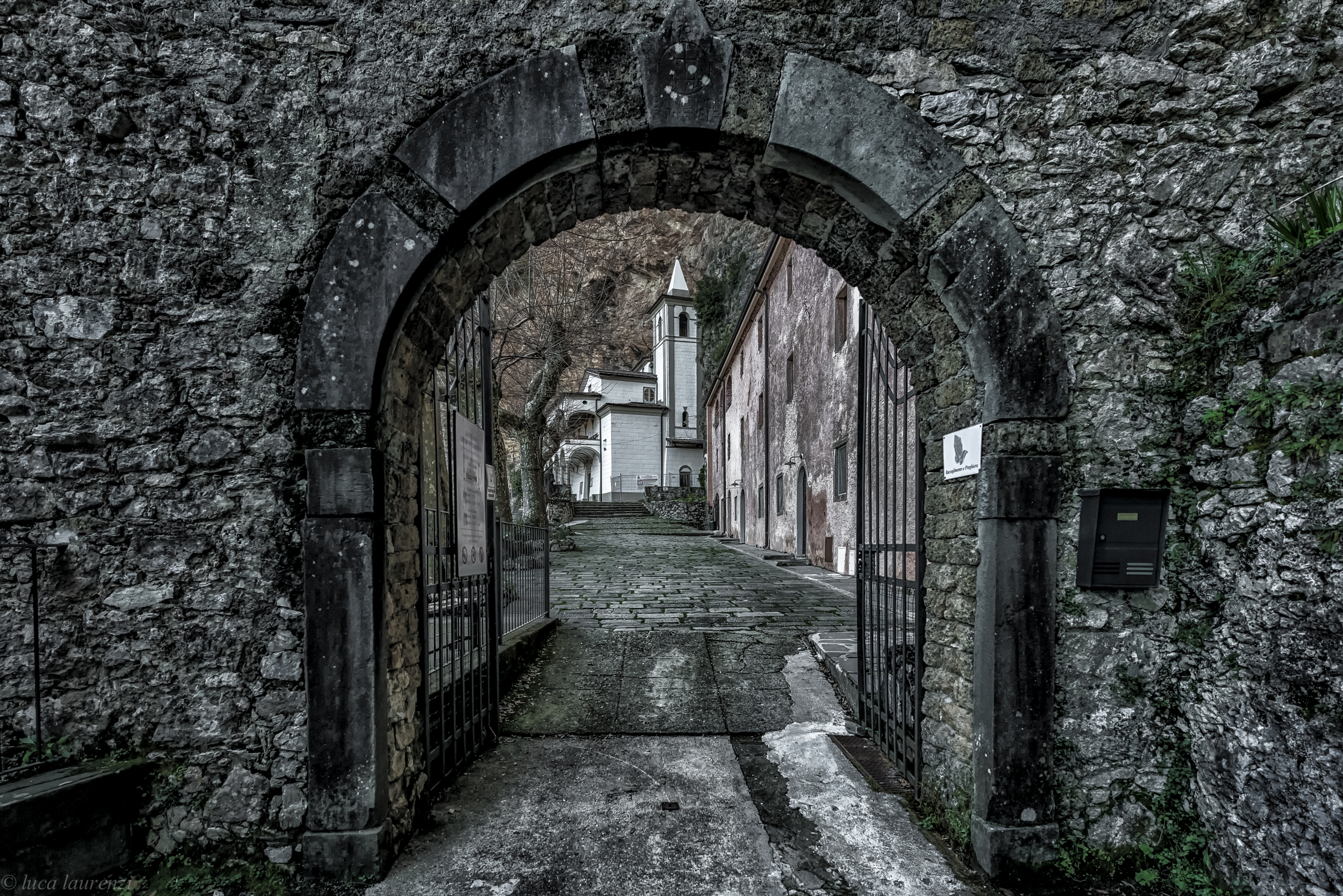 Alle porte dell Eremo di Colomini
