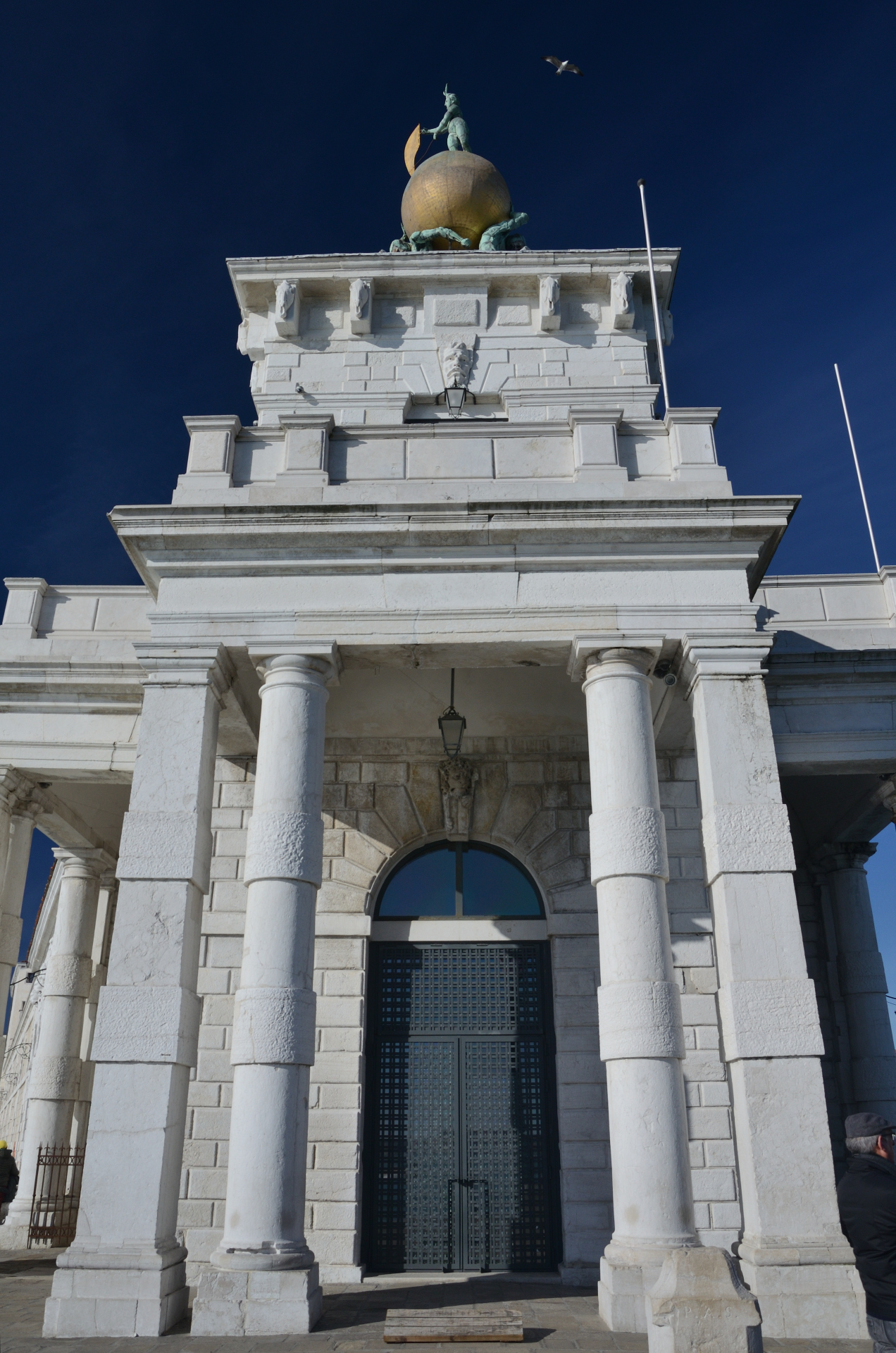 Venice White-Blue: Punta Dogana