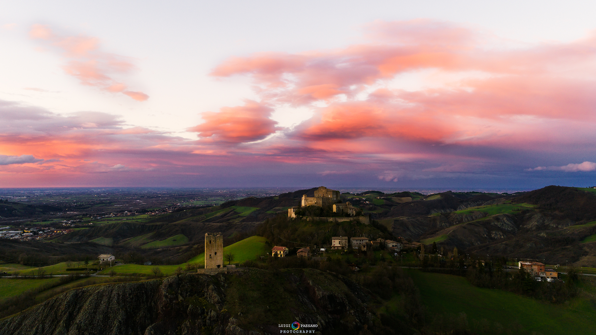 Rossena Castle and Tower Rossenella