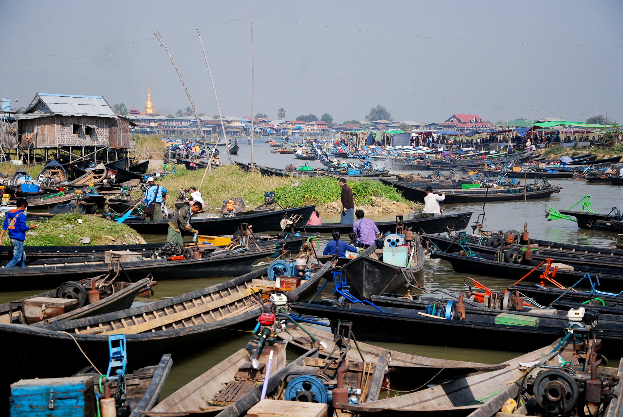 Dove posso parcheggiare? Lago Inle, giorno di mercato