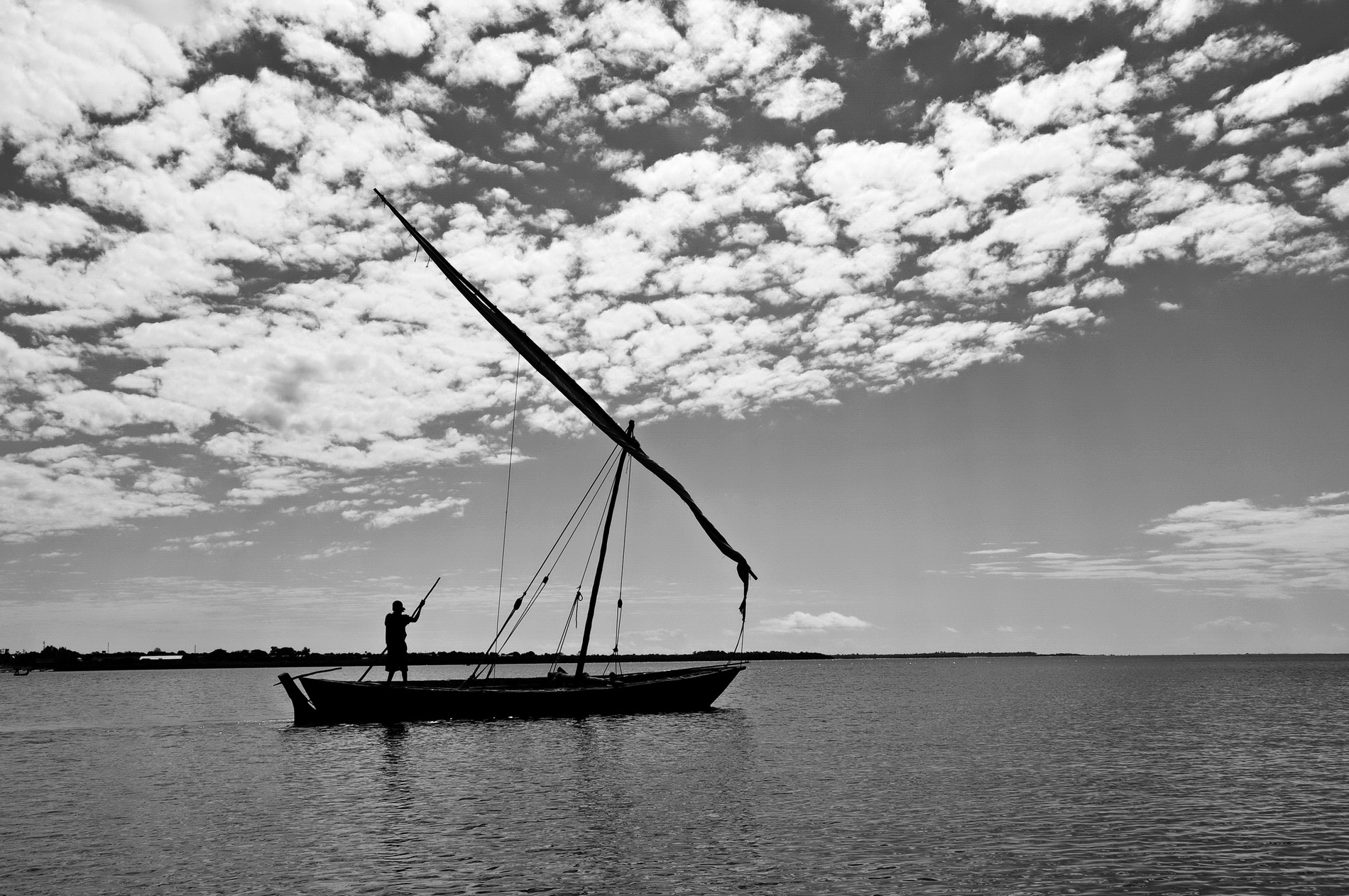 Mozambique (traditional fishing boat)
