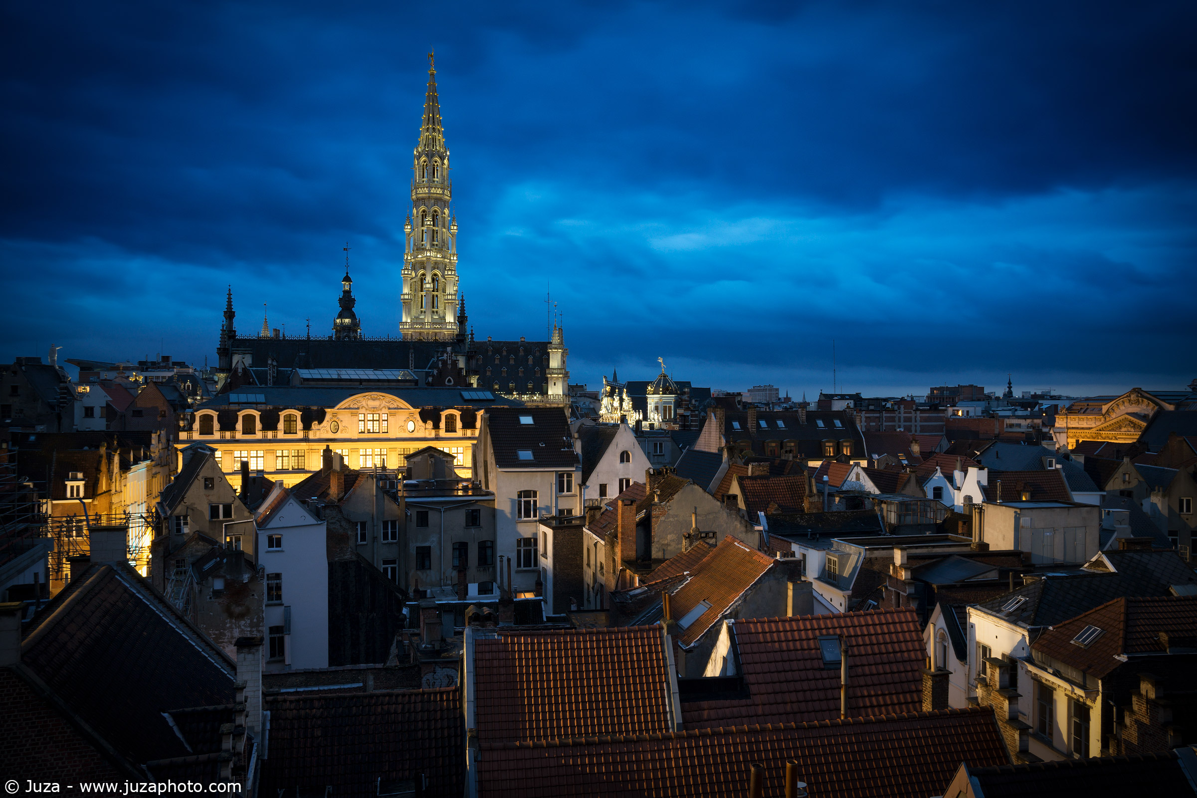 Brussels, the blue hour