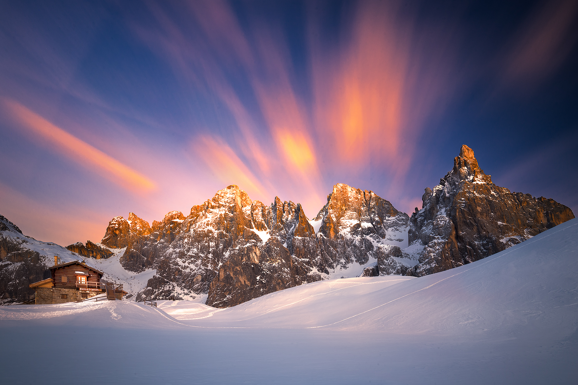 Il silenzio della neve al tromonto