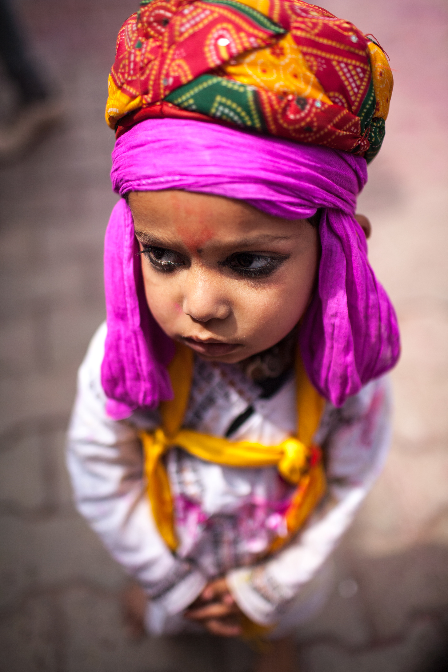 Bambino in abiti tradizionali, Nandgaon, u.p.