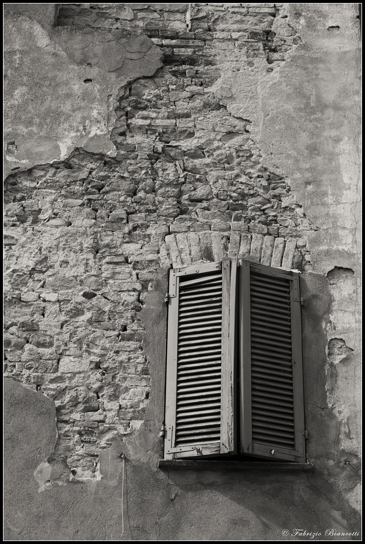 La finestra socchiusa