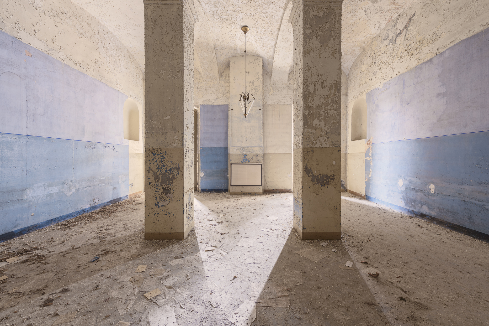 Where dark and light do not differ