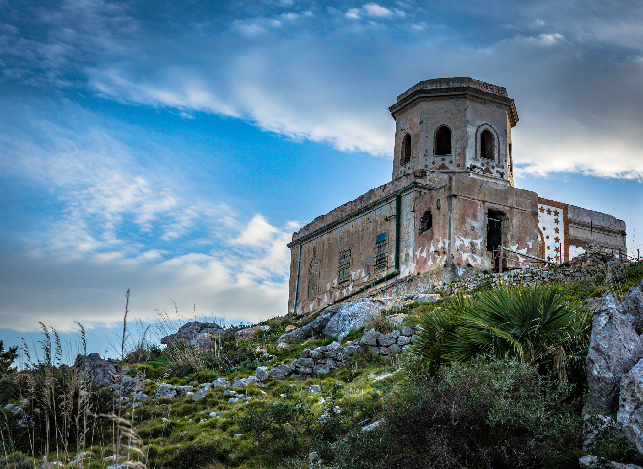 Monte Gallo traffic light
