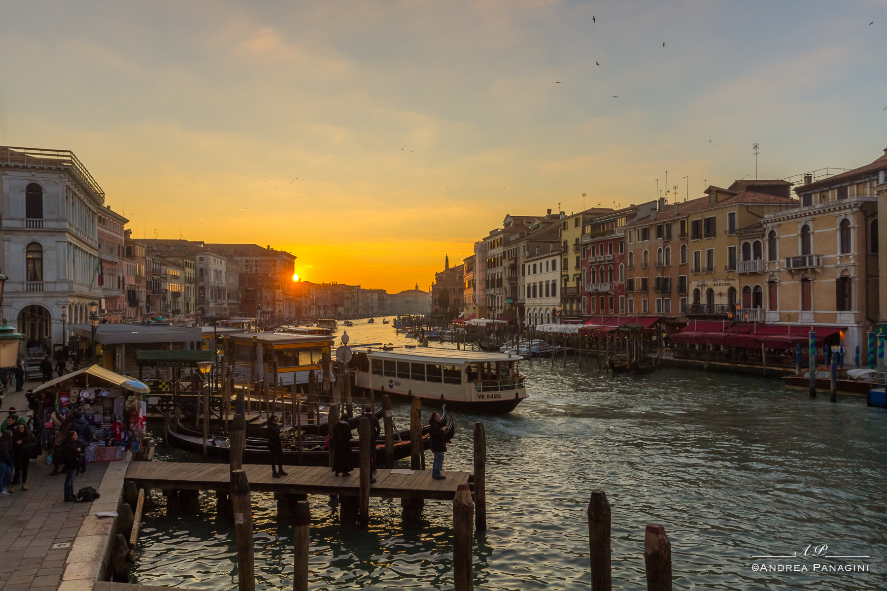 Sunset on Rialto Bridge