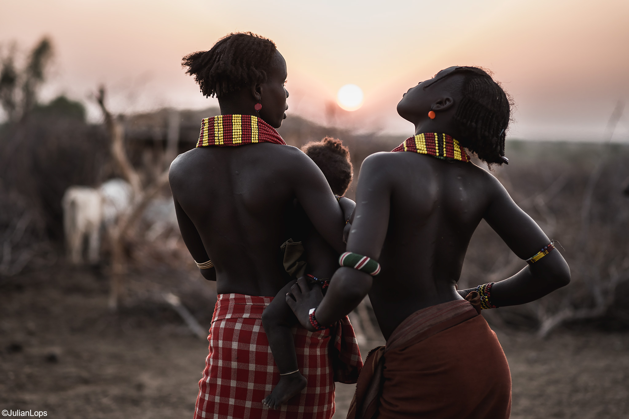 A wonderful sunset, a wonderful tribe ...