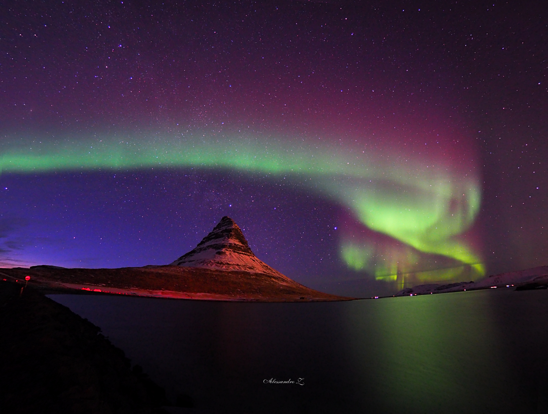Kirkjufell lights